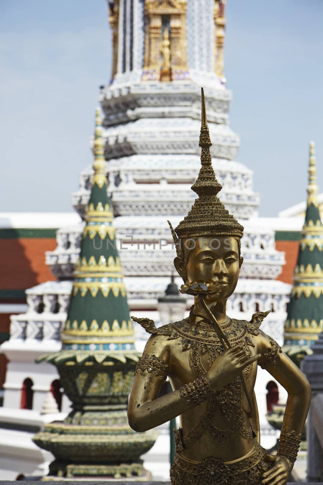 THAILAND, Bangkok, Imperial City, golden statue