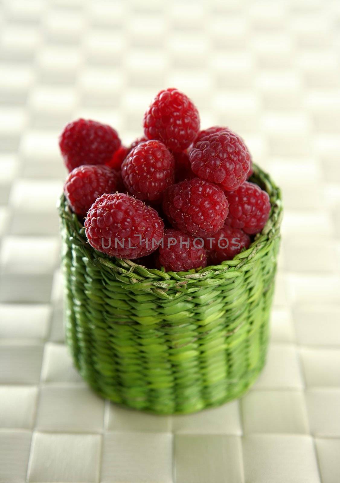 Raspberries by lunamarina