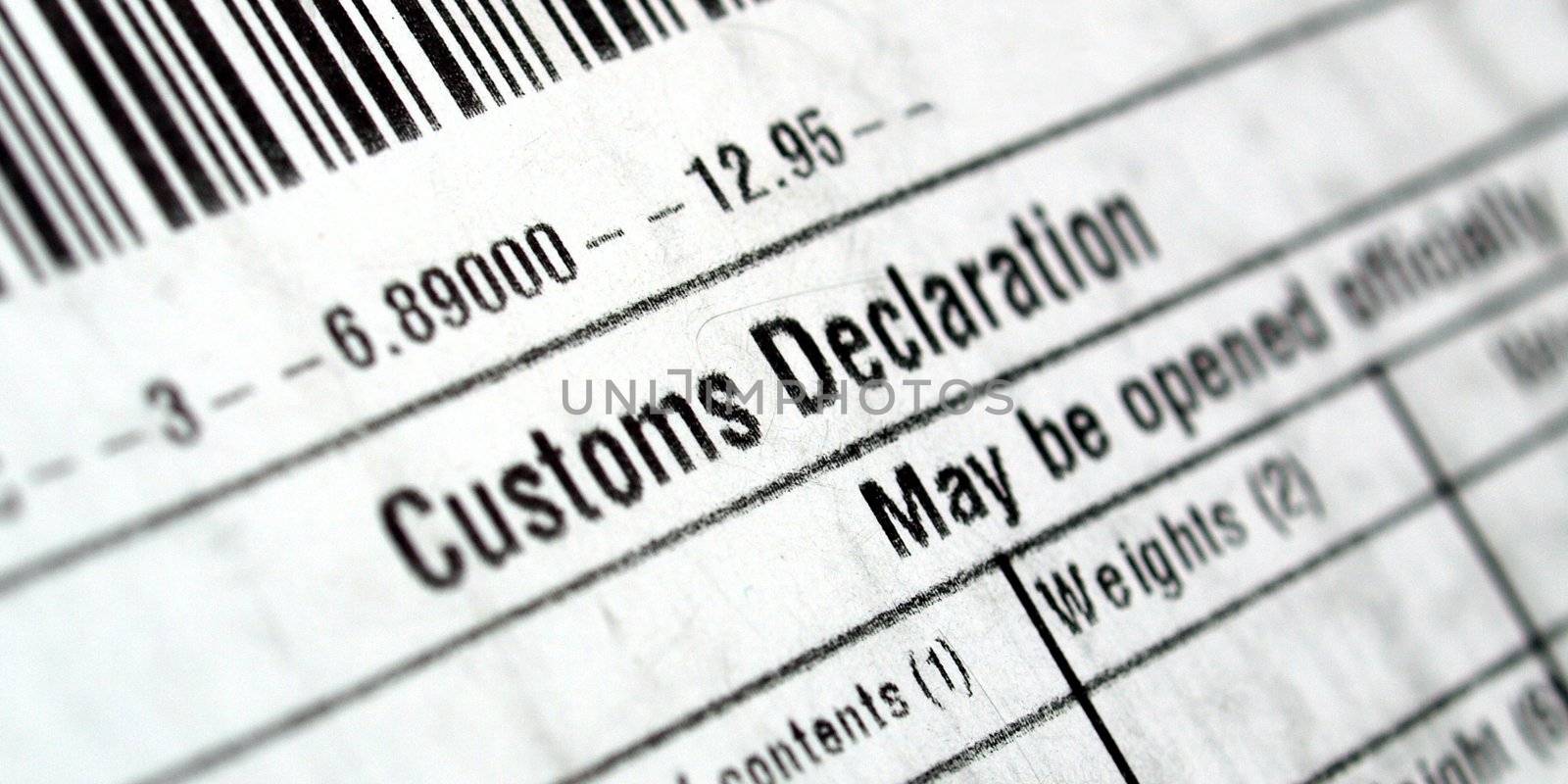 Customs declaration on a foreign packet parcel