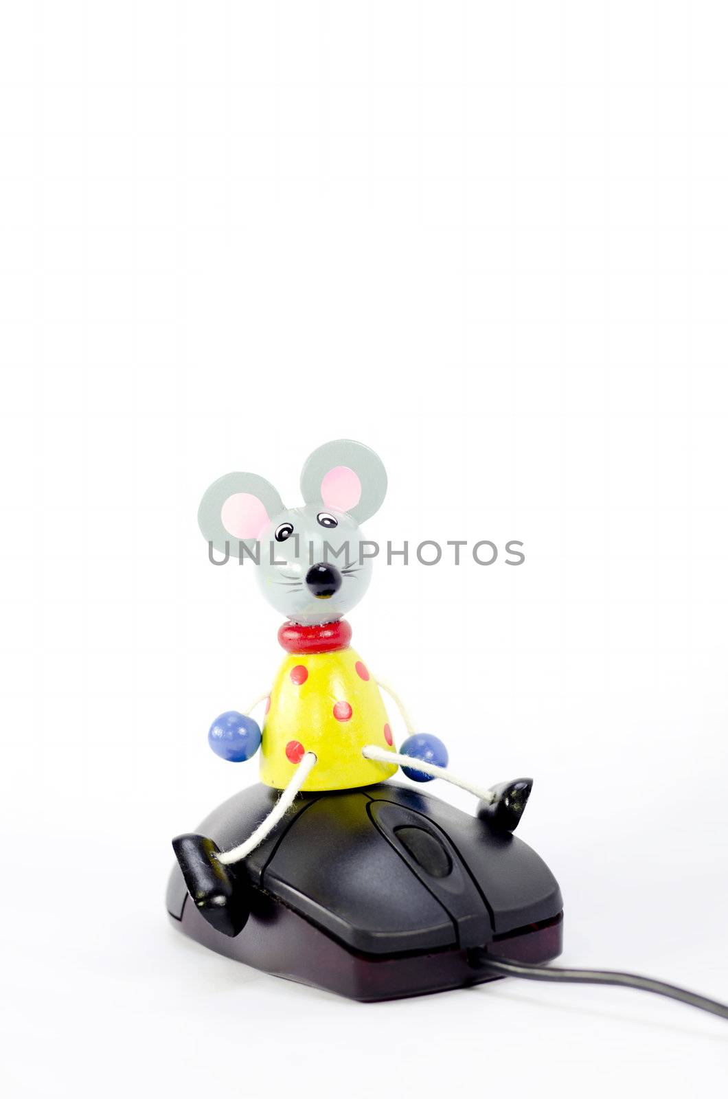 mouse on mouse by gufoto