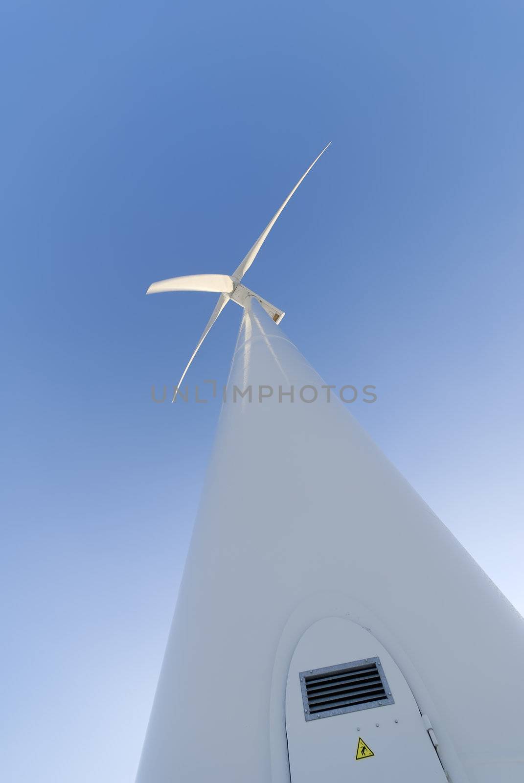 windmill by gufoto