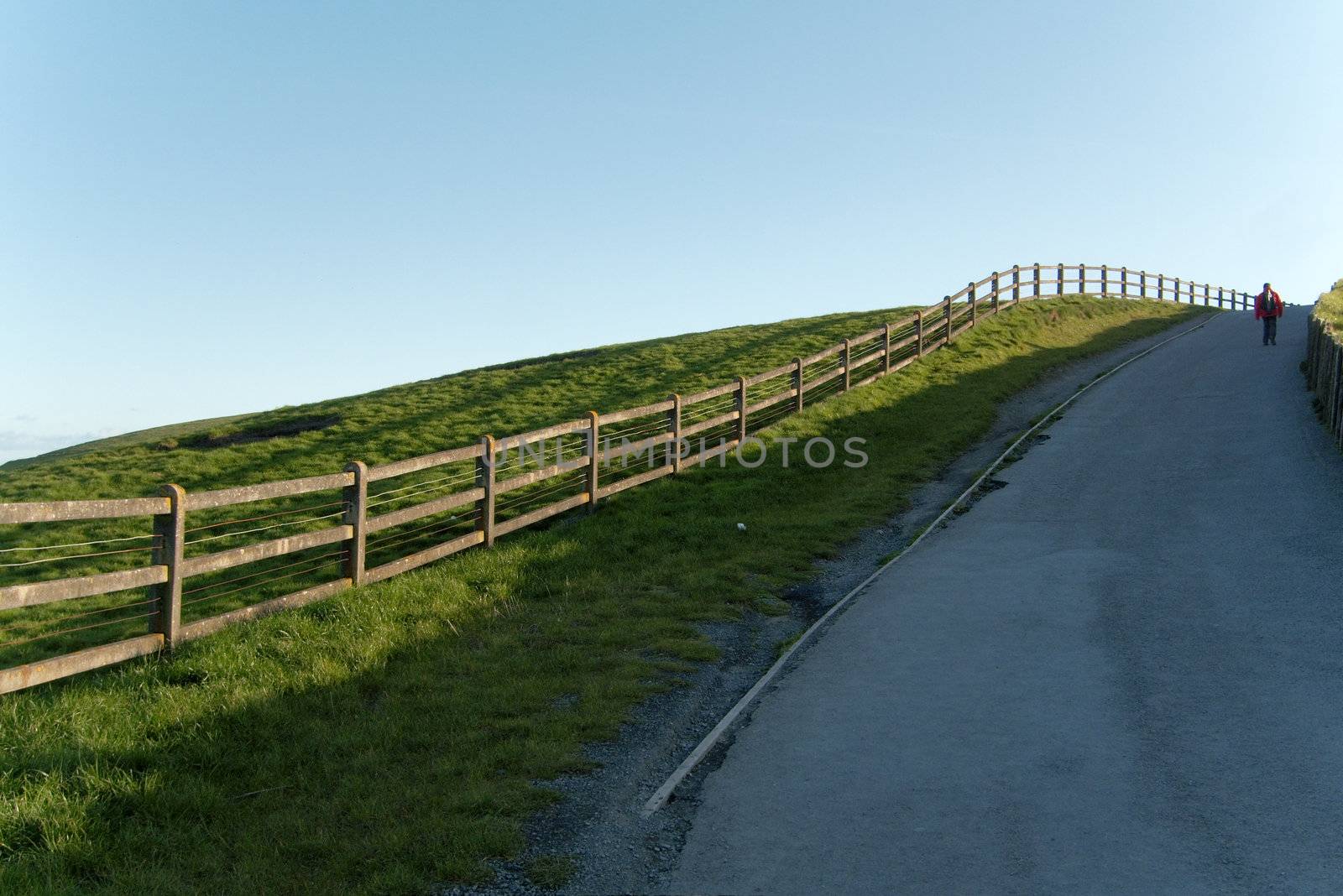 Country path by t3mujin