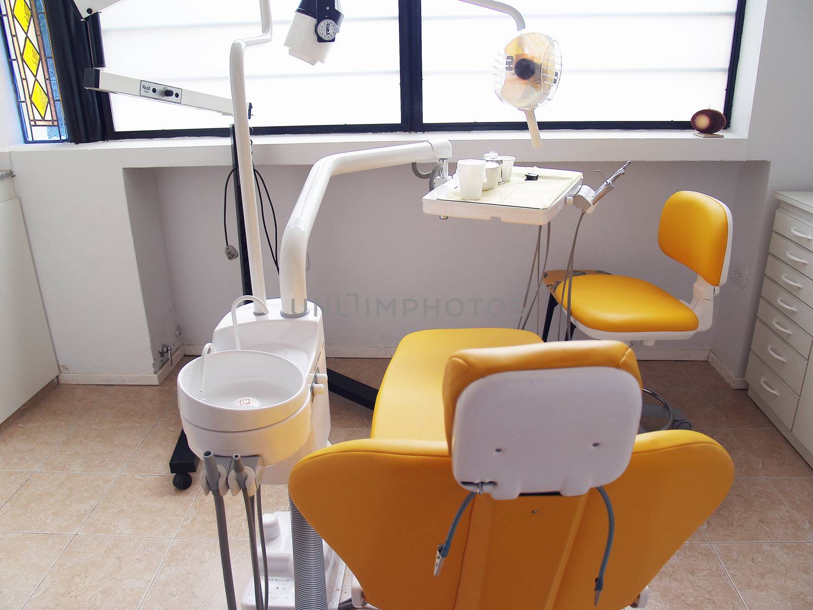 doctor's office dentist