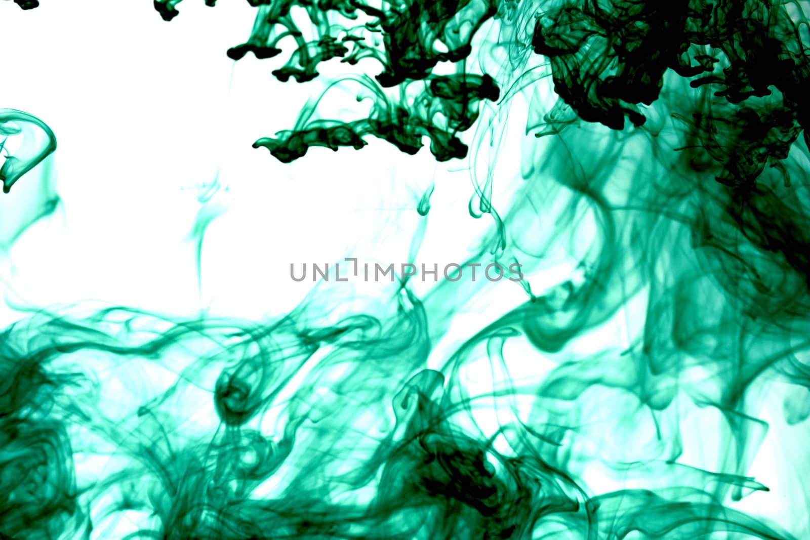 Smoke liquid ink in water