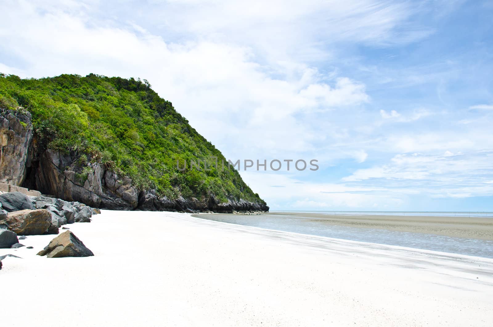 Tham Sai beach,  Pranburi,  Thailand by chatchai