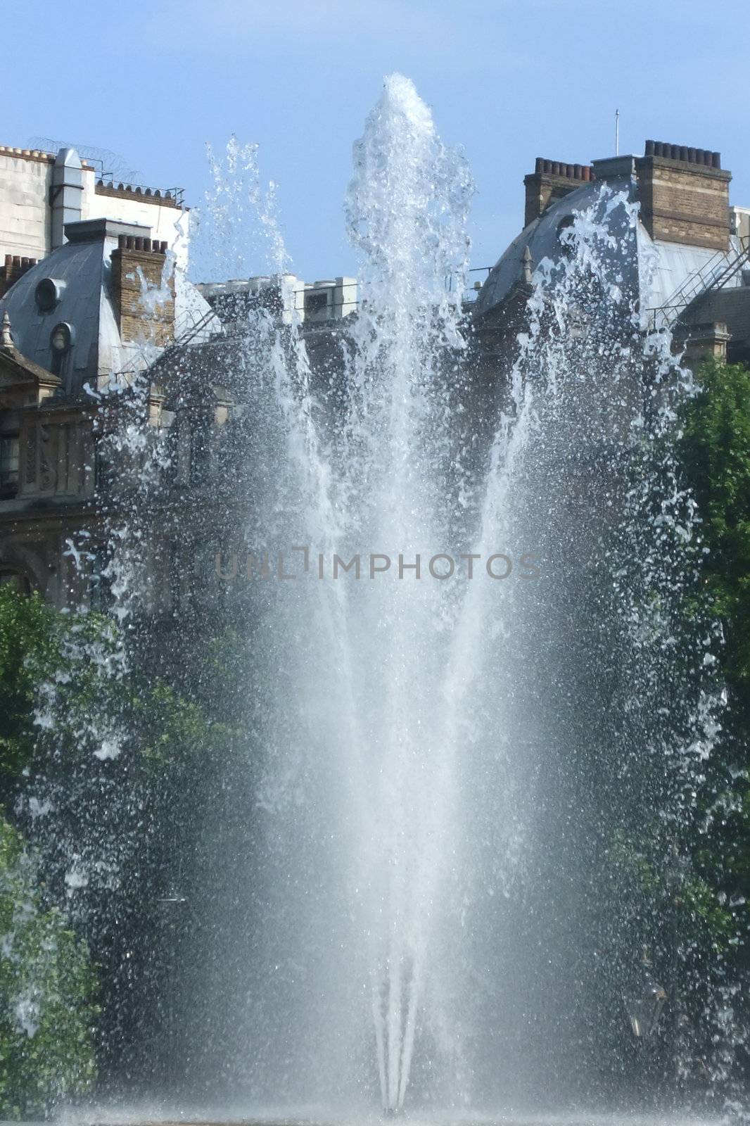 urban fountain by pauws99