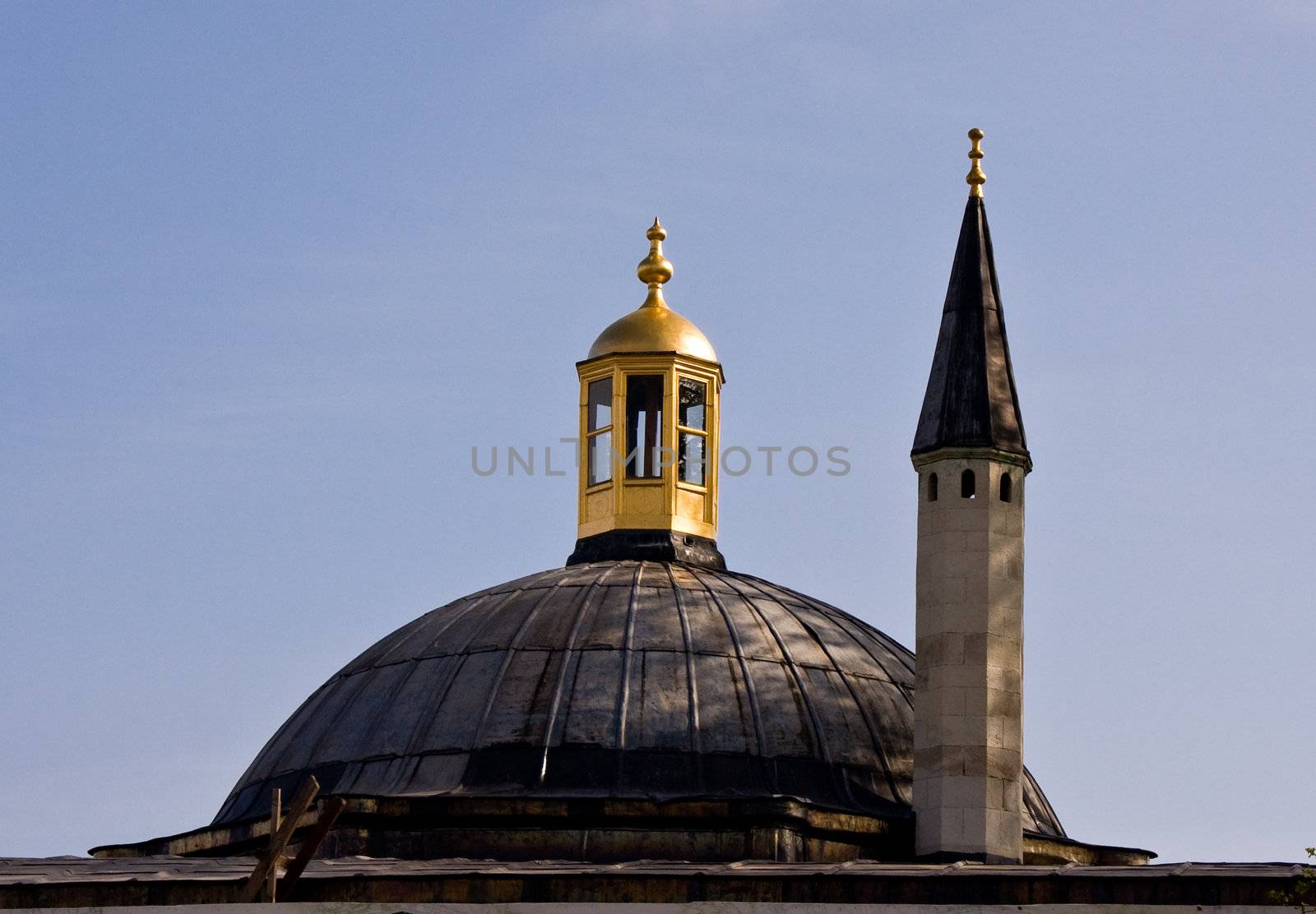 Minaret in Istanbul by steheap