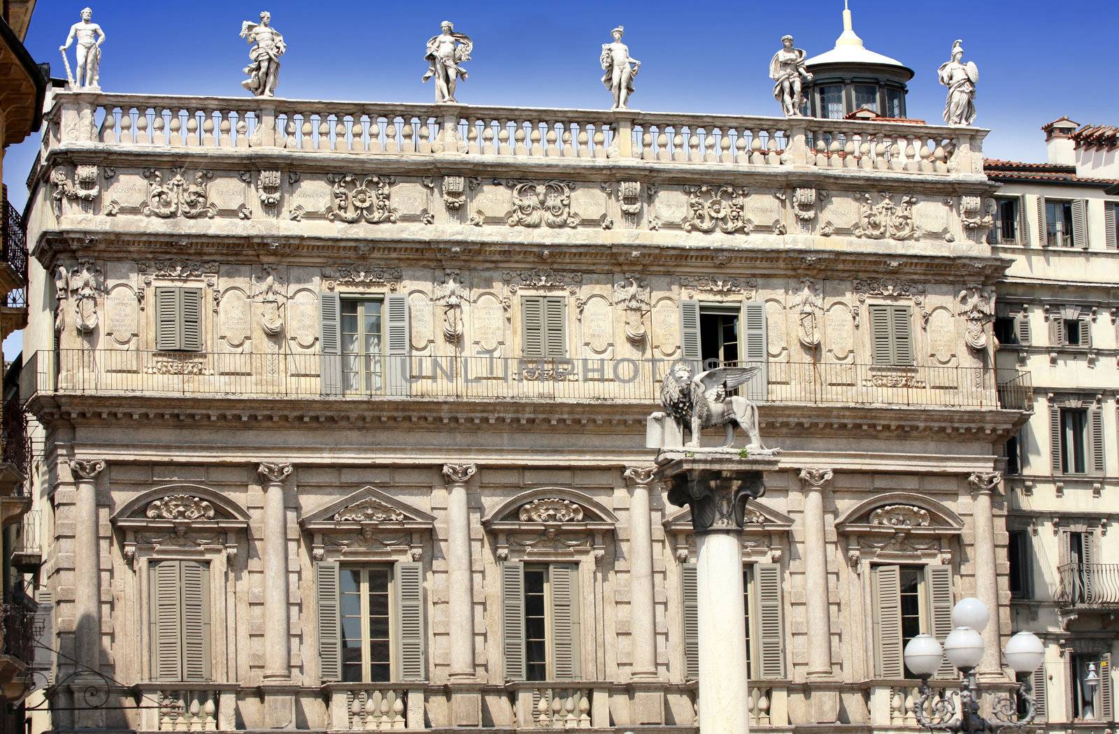 Leon Alado Piazza delle Erbe in Verona, Italy