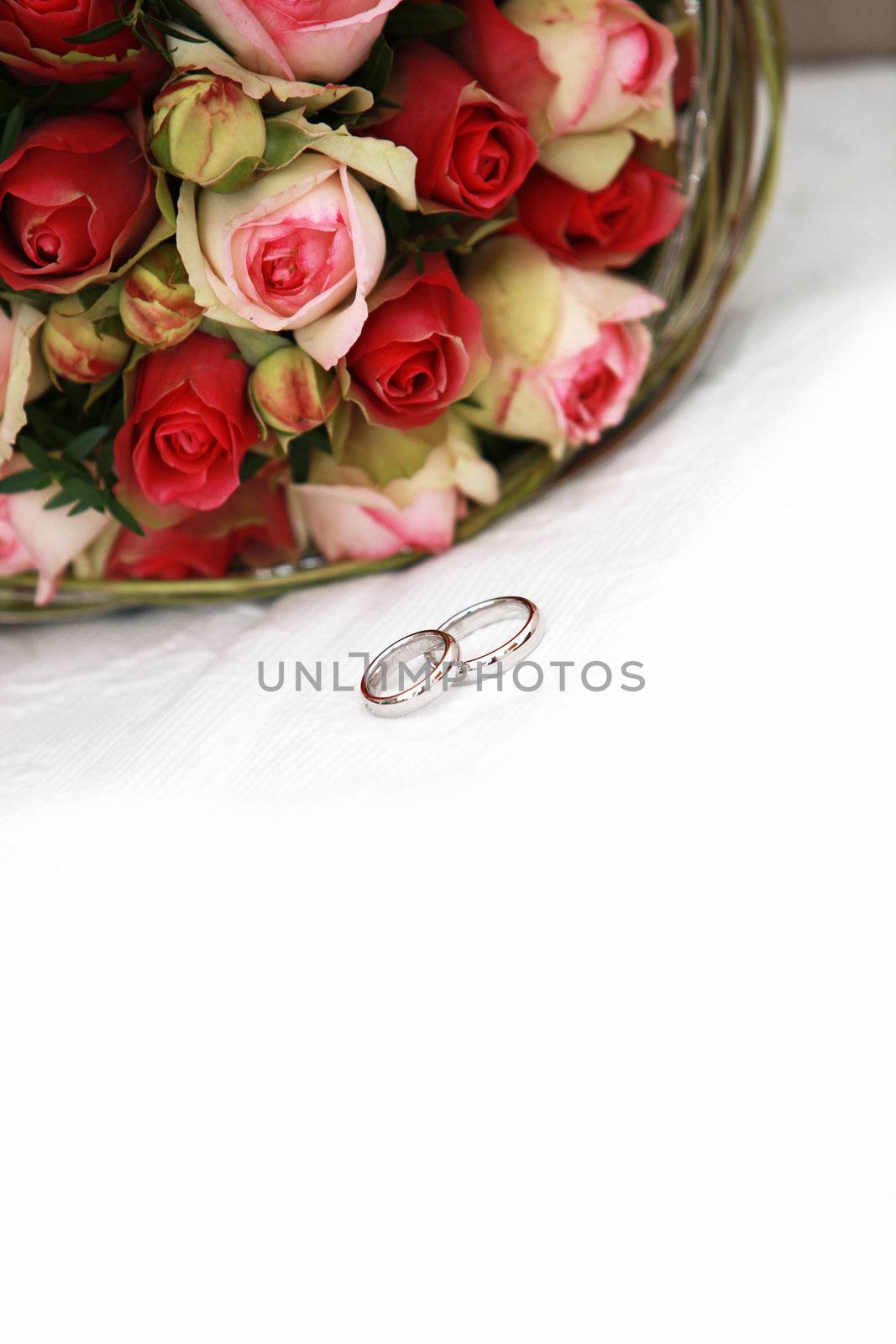 bridal bouquet with wedding rings by Farina6000