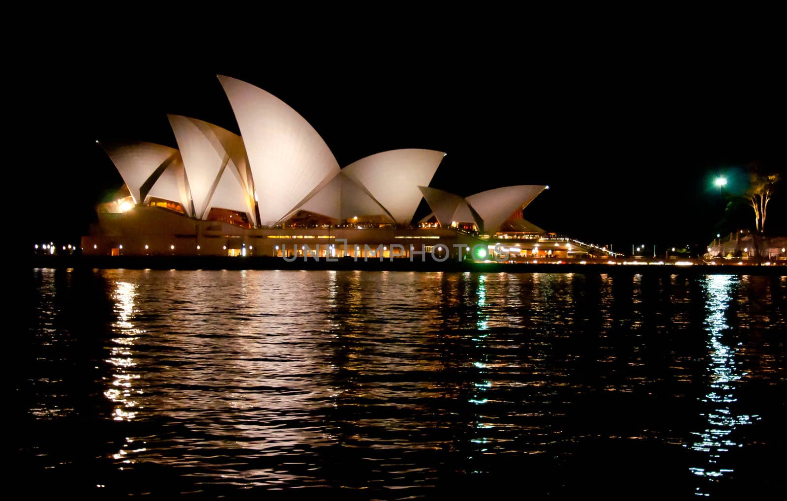 SYDNEY, AUSTRALIA  AUGUST 18: view of the Opera House in Sydney bay on August 18, 2010 in Sydney, Australia. The Opera House Theatre is a famous landmark for Sydney and for whole australia
