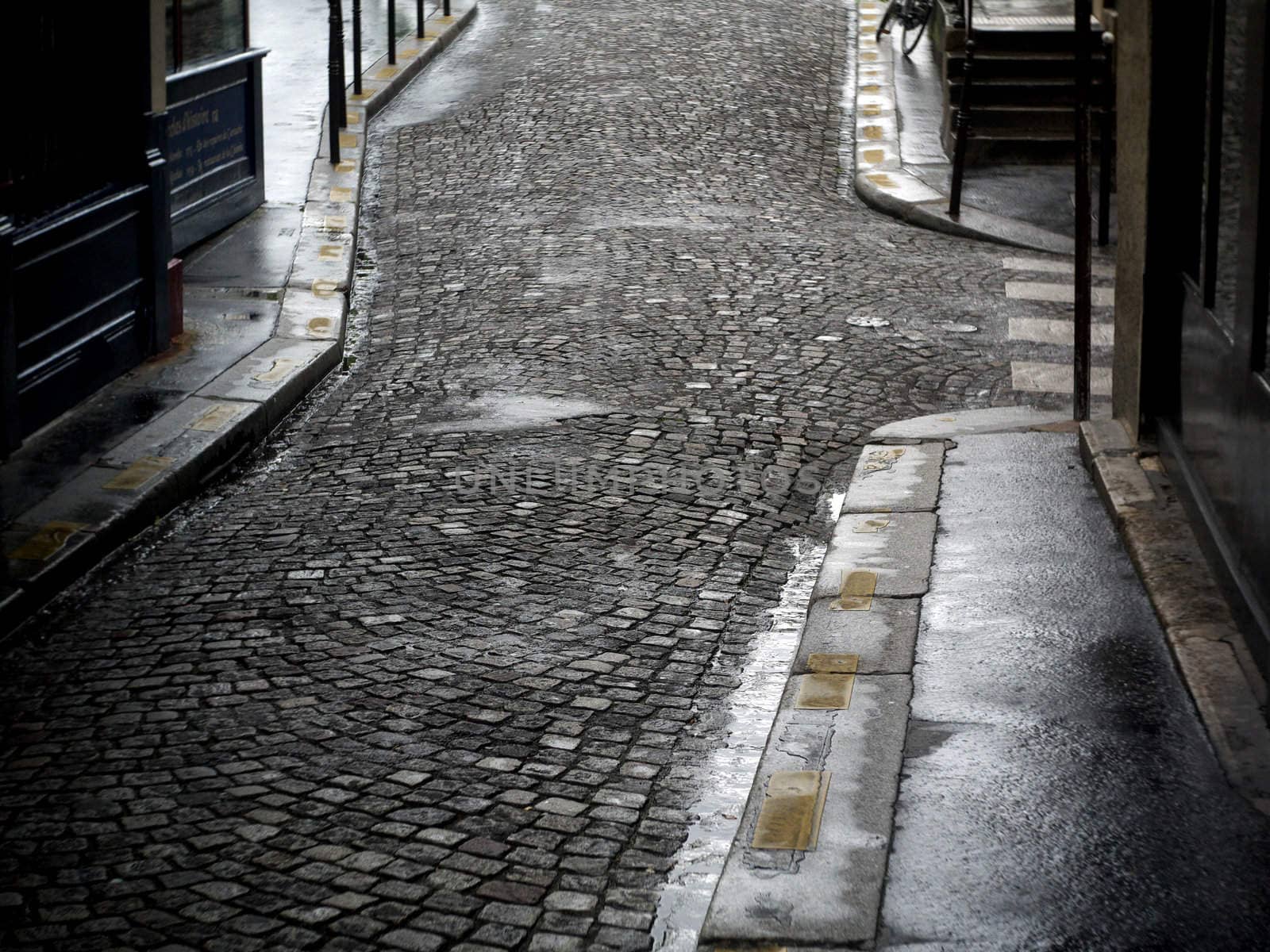 Quiet street by vsphoto