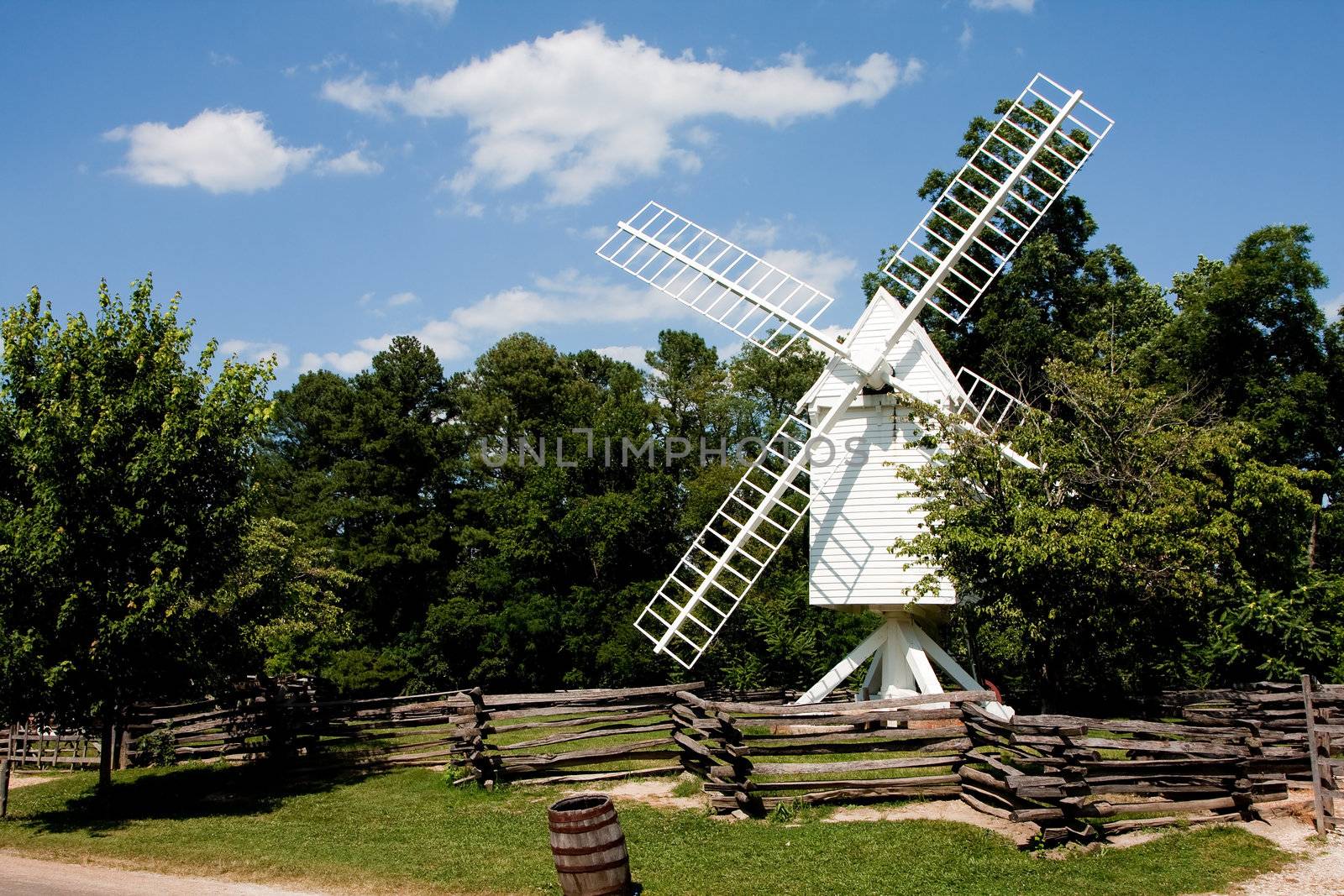 White windmill by phakimata