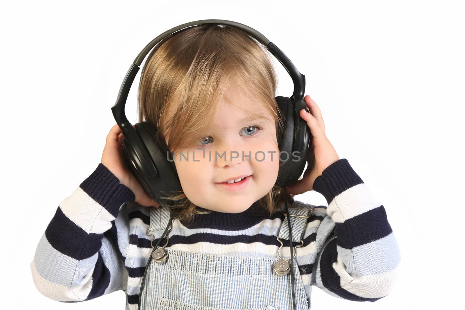 girl listening music by vladacanon