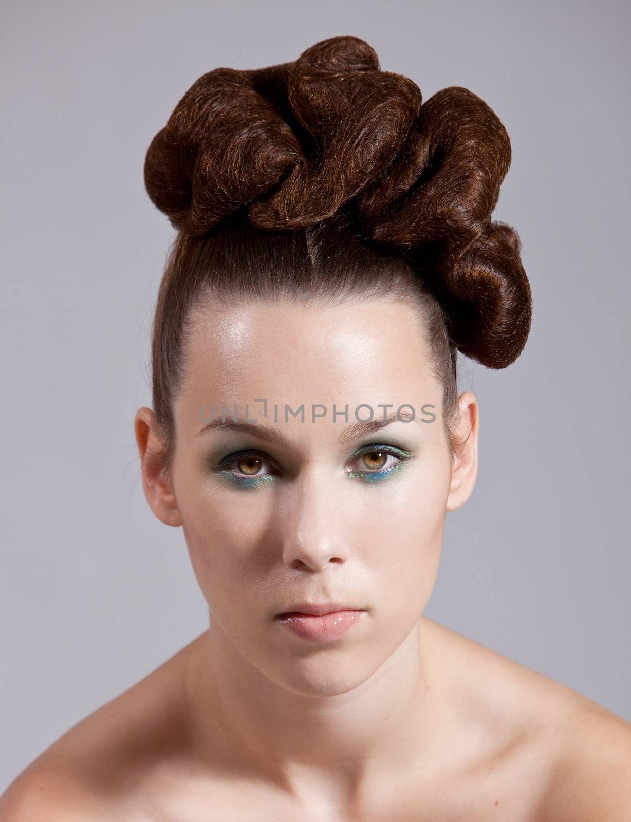 Elaborate hairstyle by Fotosmurf