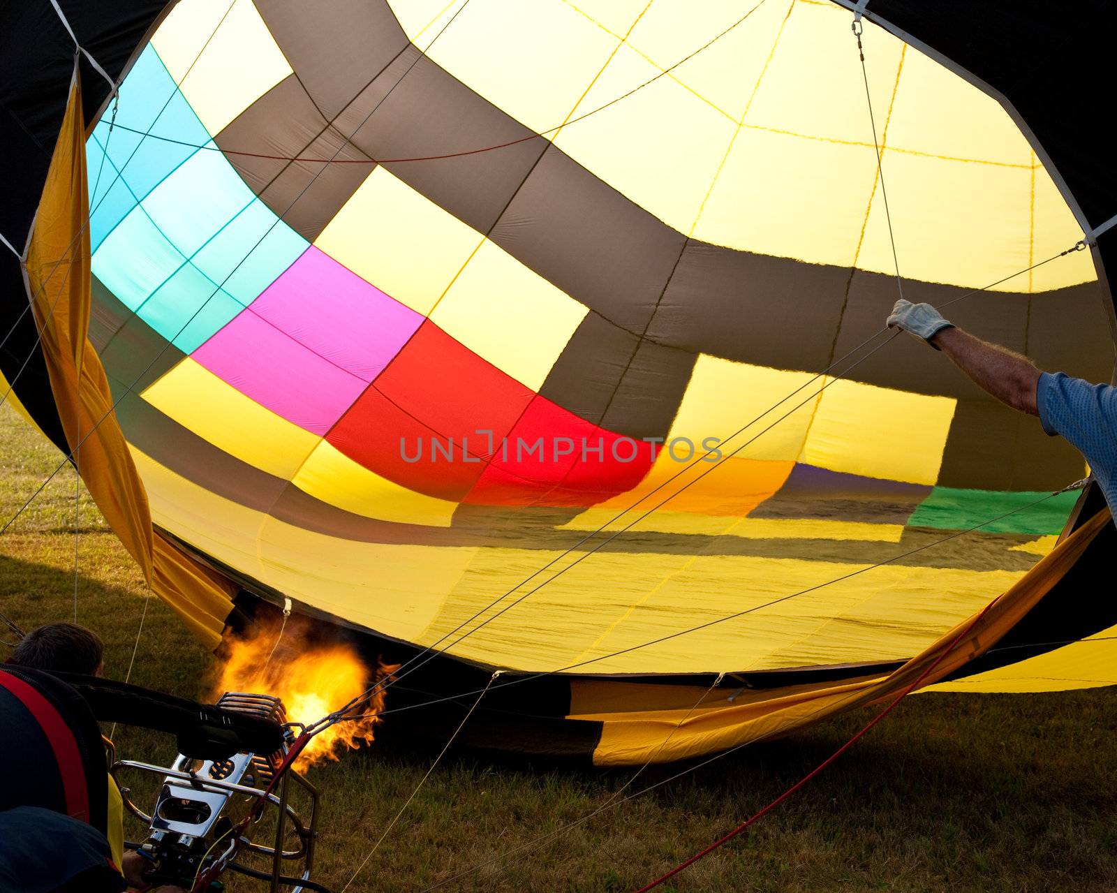 Hot air balloon inflation with flames by steheap