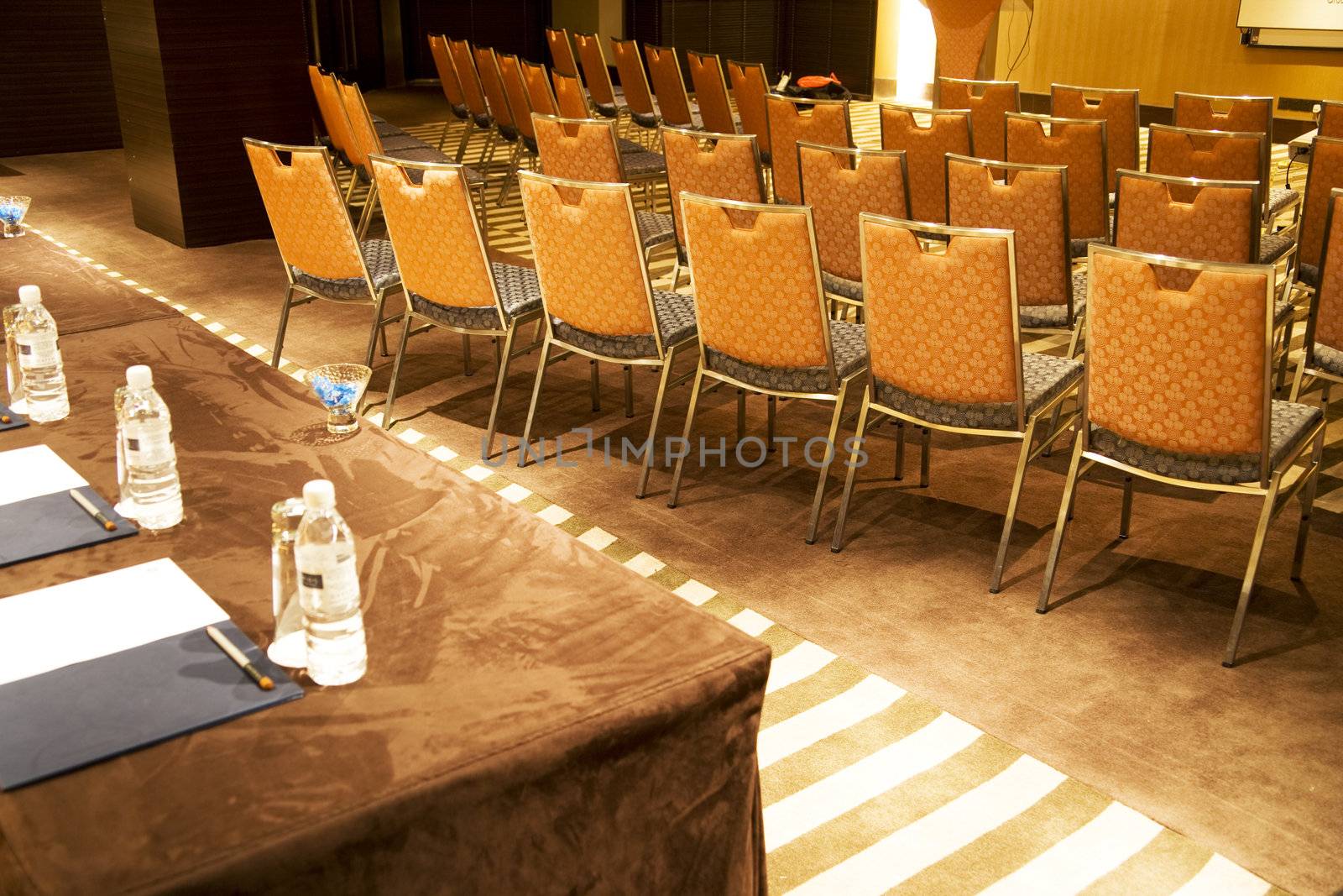Image of a modern seminar room.
