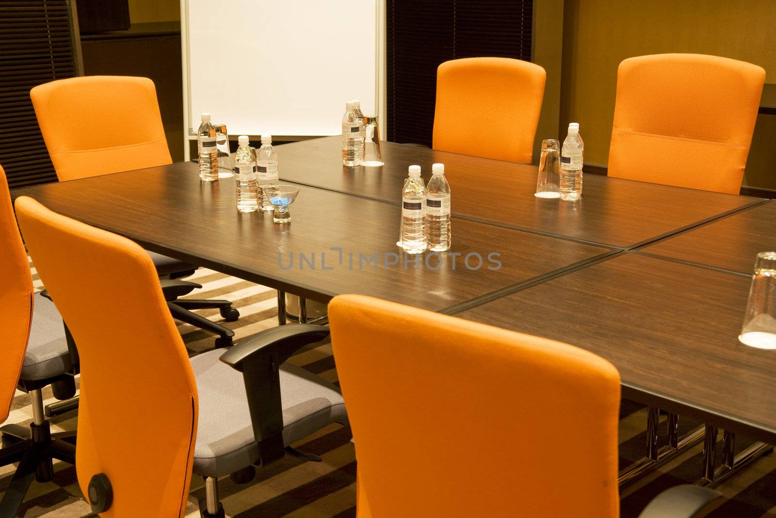 Modern Meeting Room by shariffc