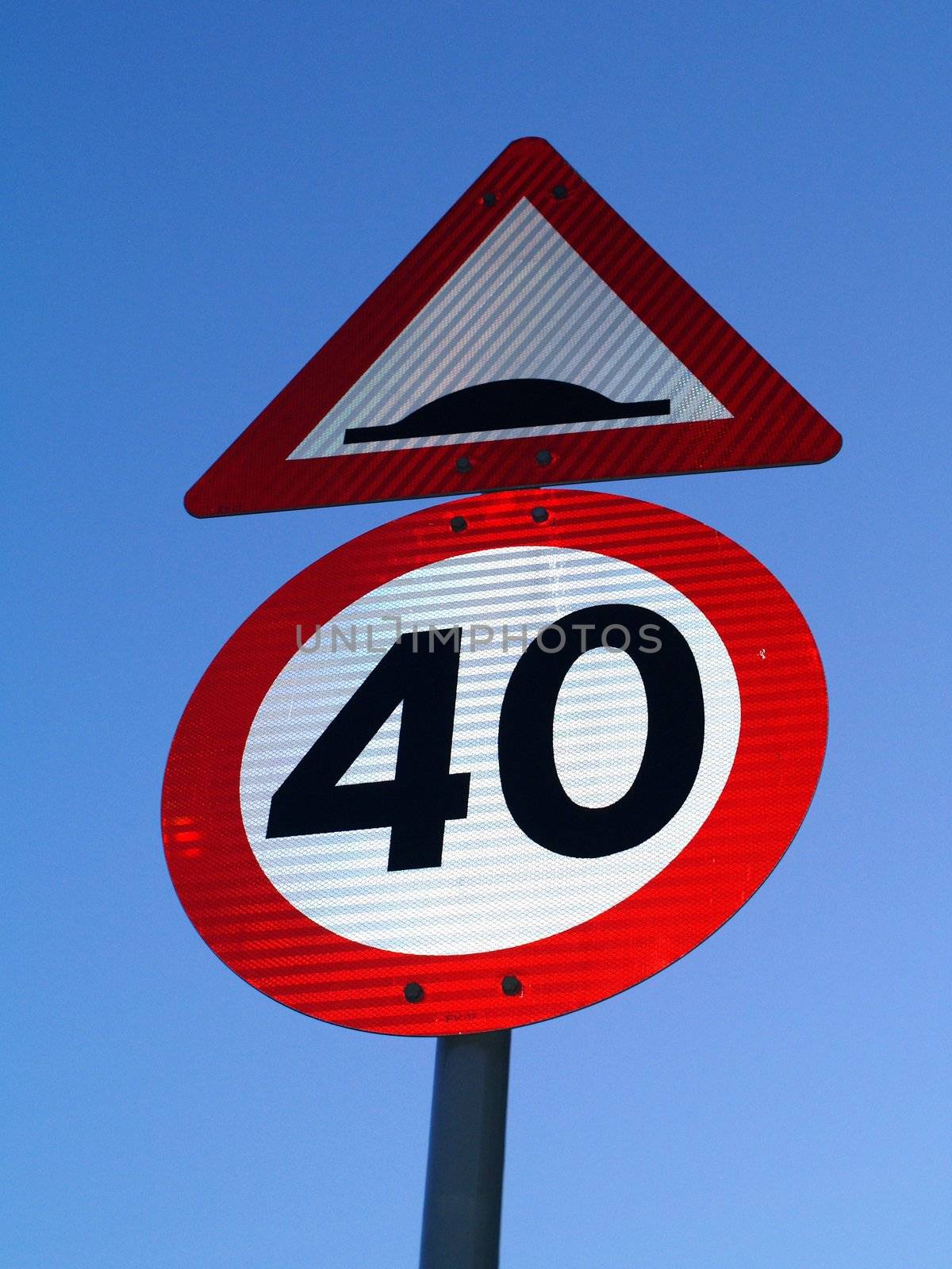 speedlimit 40 by viviolsen