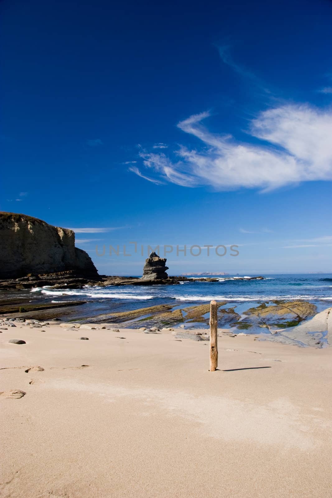 Landscape picture of a beautiful beach with rocks
