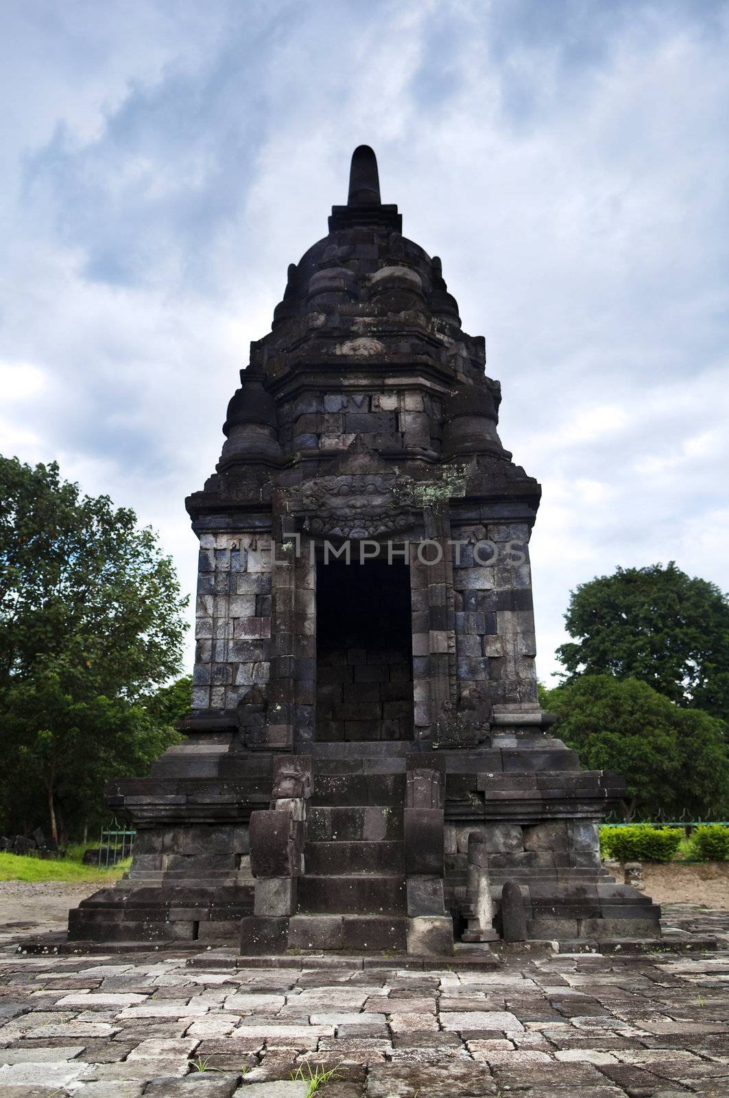 Prambanan ruins by szefei