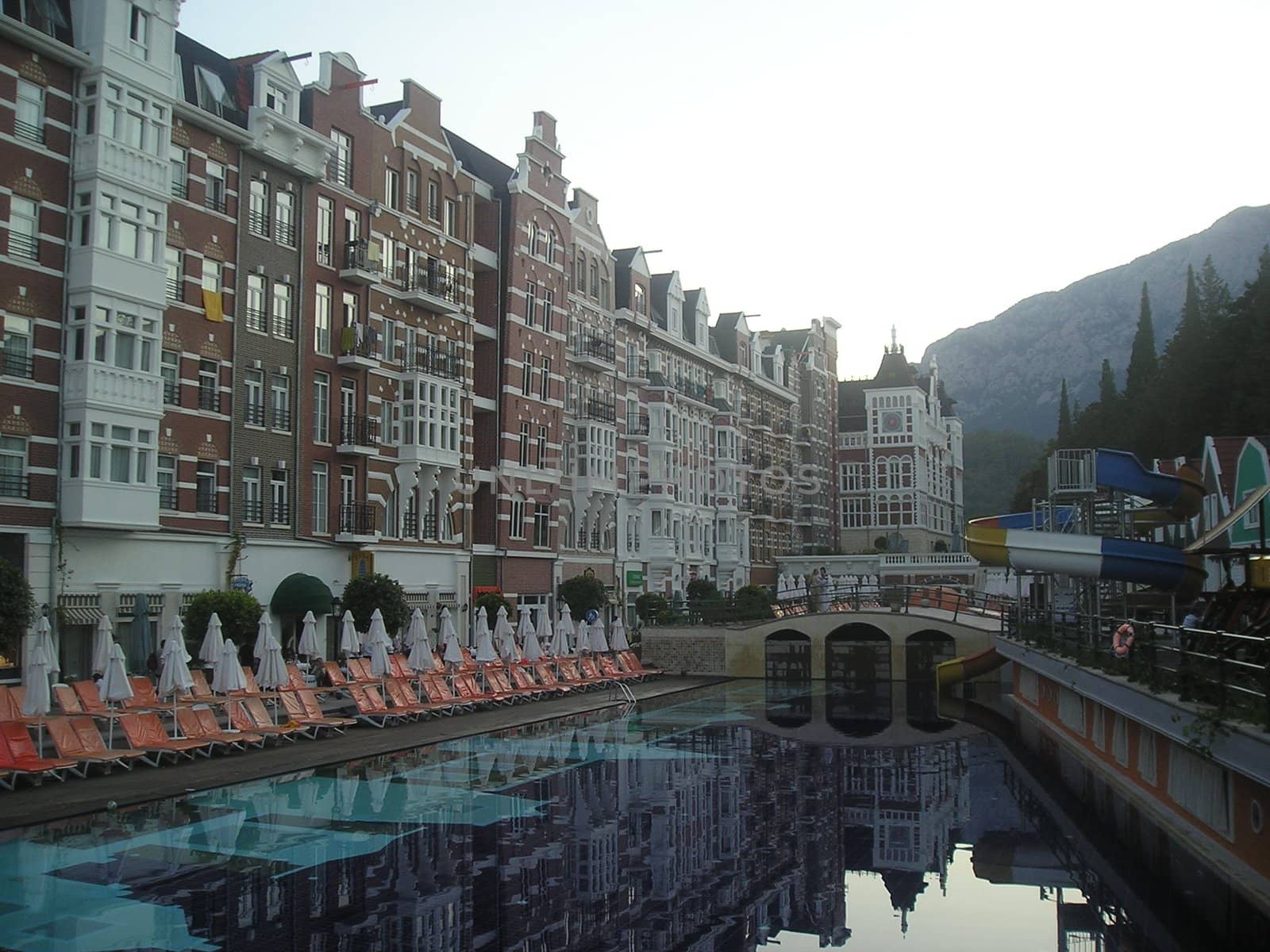 Holland Architecture in Turkey. Hotel "Orange County"