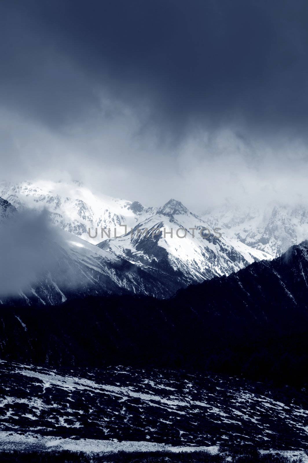 winter mountain by szefei