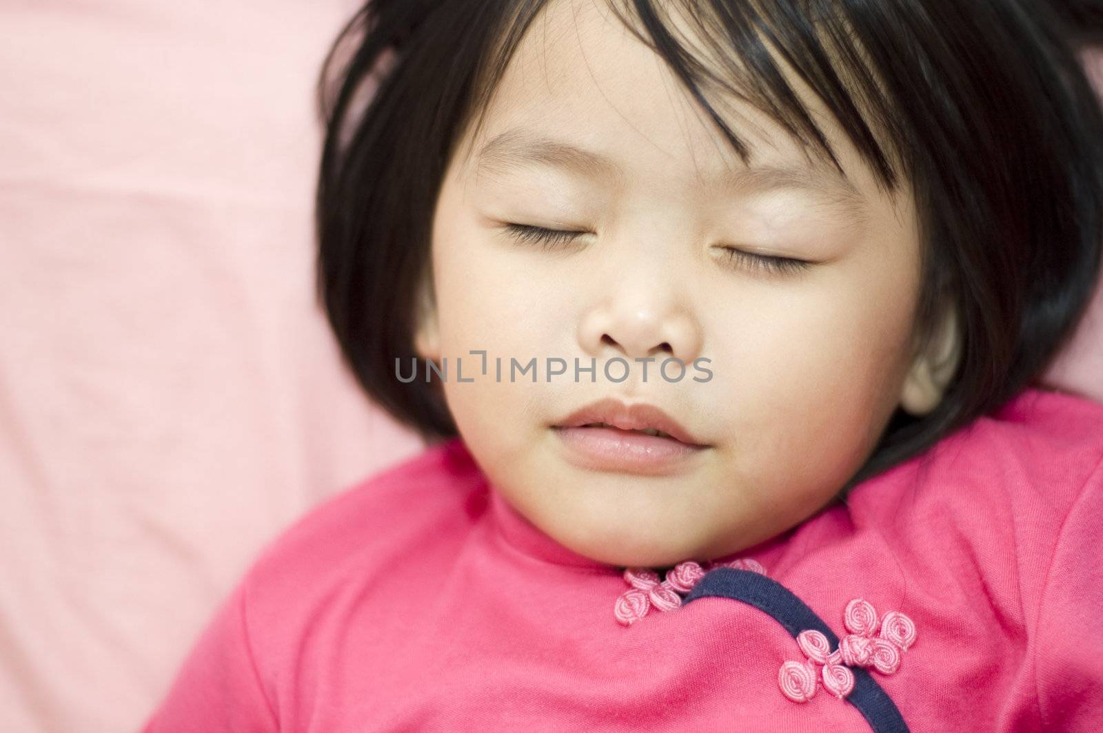 4 years old Asian girl sleeping 