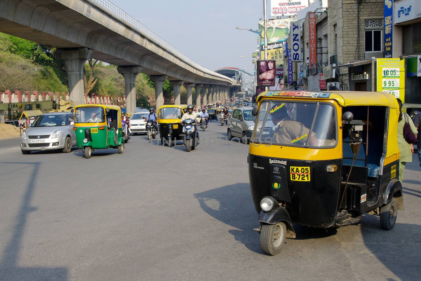 Autorickshaws in Bangalore by Komar