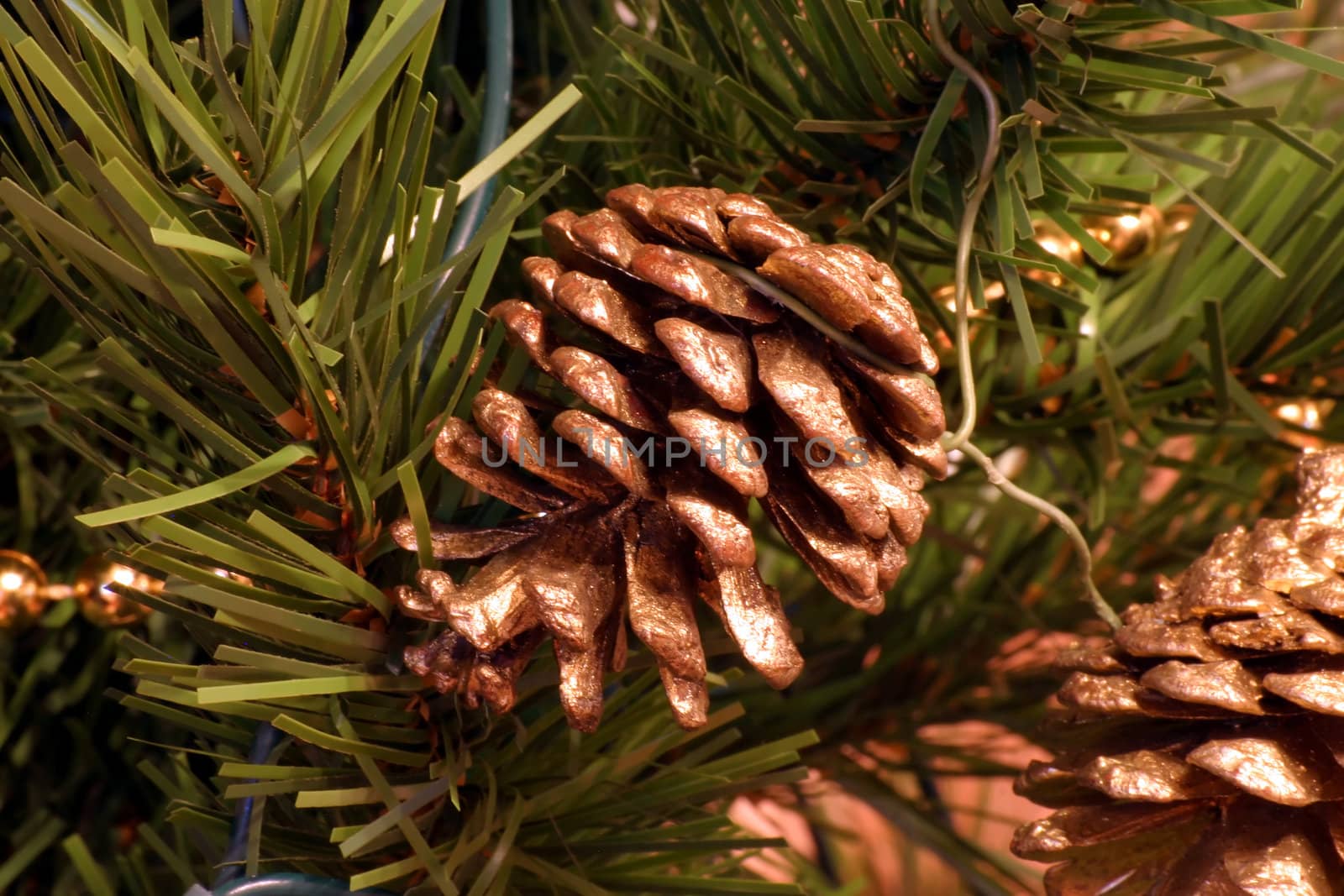 Pine Cones Christmas Tree Ornaments by green308