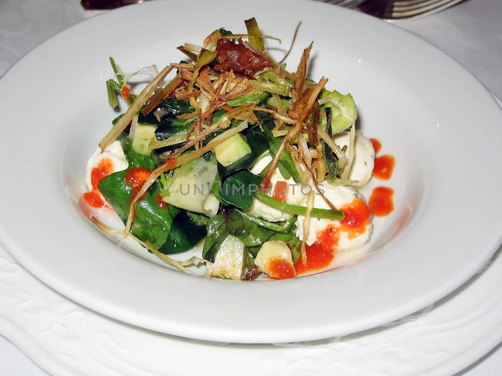 Green Avocado and Bollie Cheese Salad