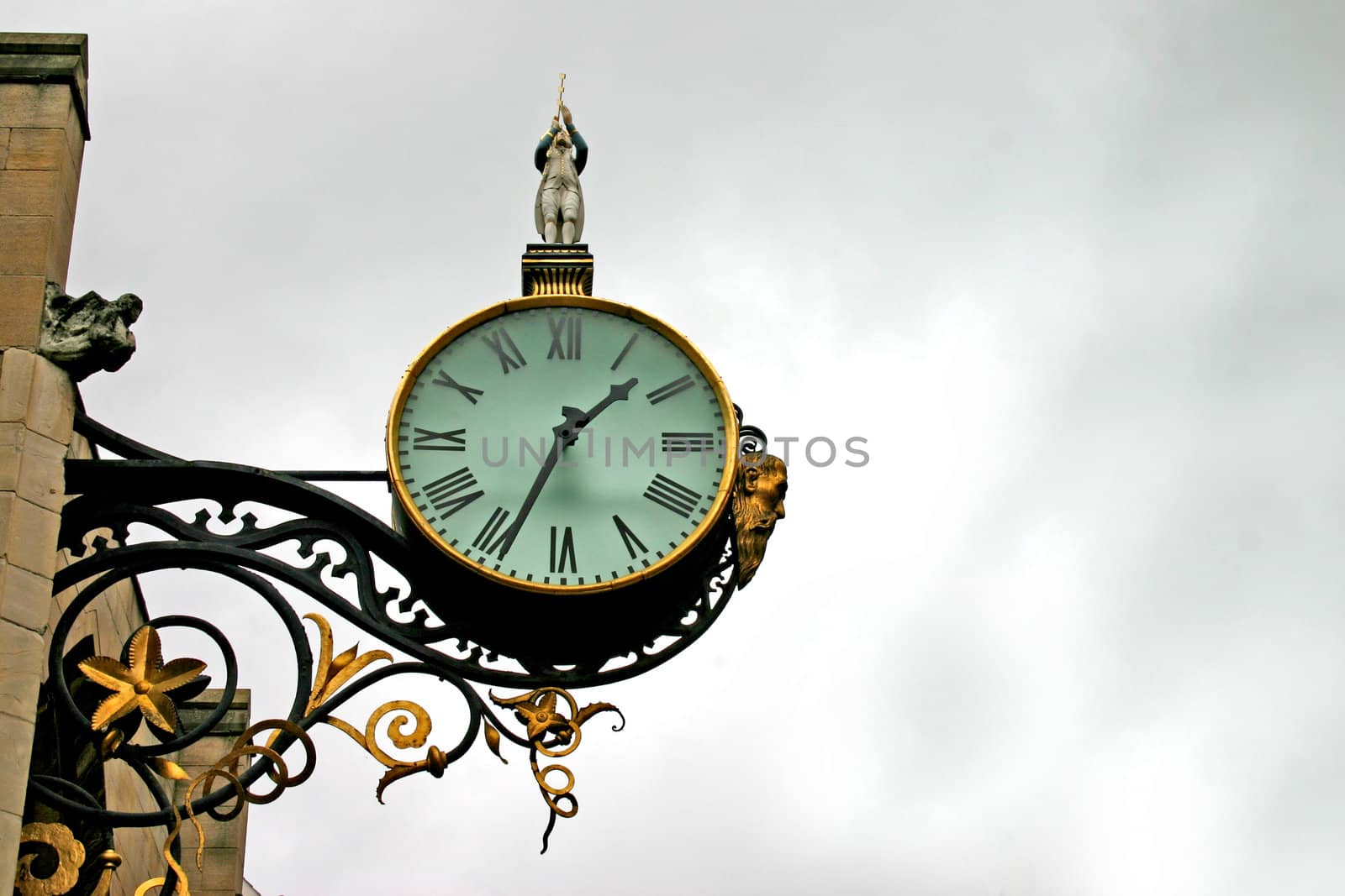 Trumpet Clock by green308