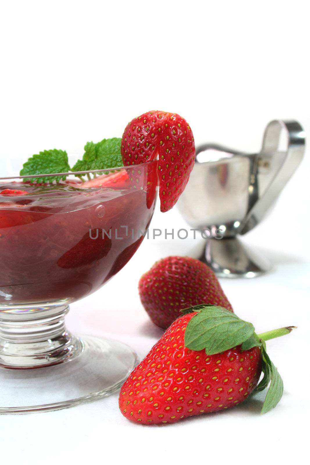 Red berry compote by silencefoto