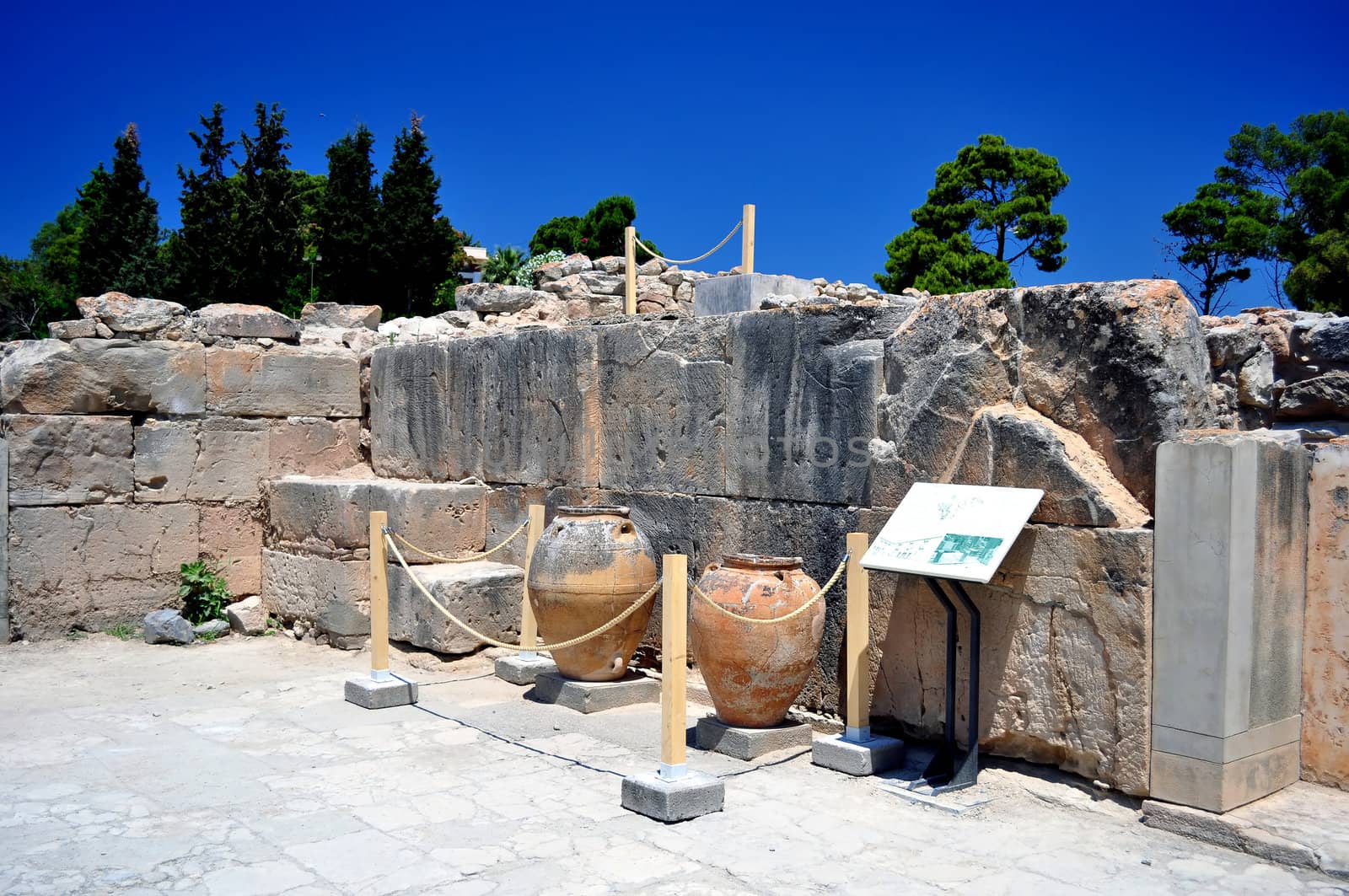 Travel photography: Ancient vase at the Archaeological site of Festos, Crete