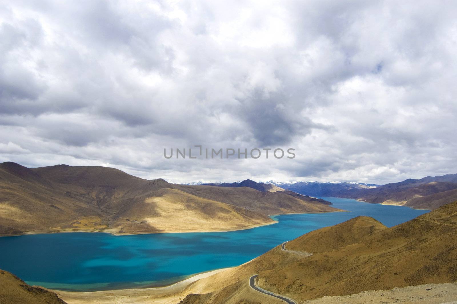 yamdrok river, tibet

