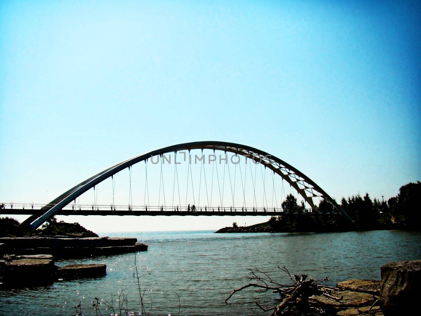 large span pedestrain bridge spans part of Lake Ontario