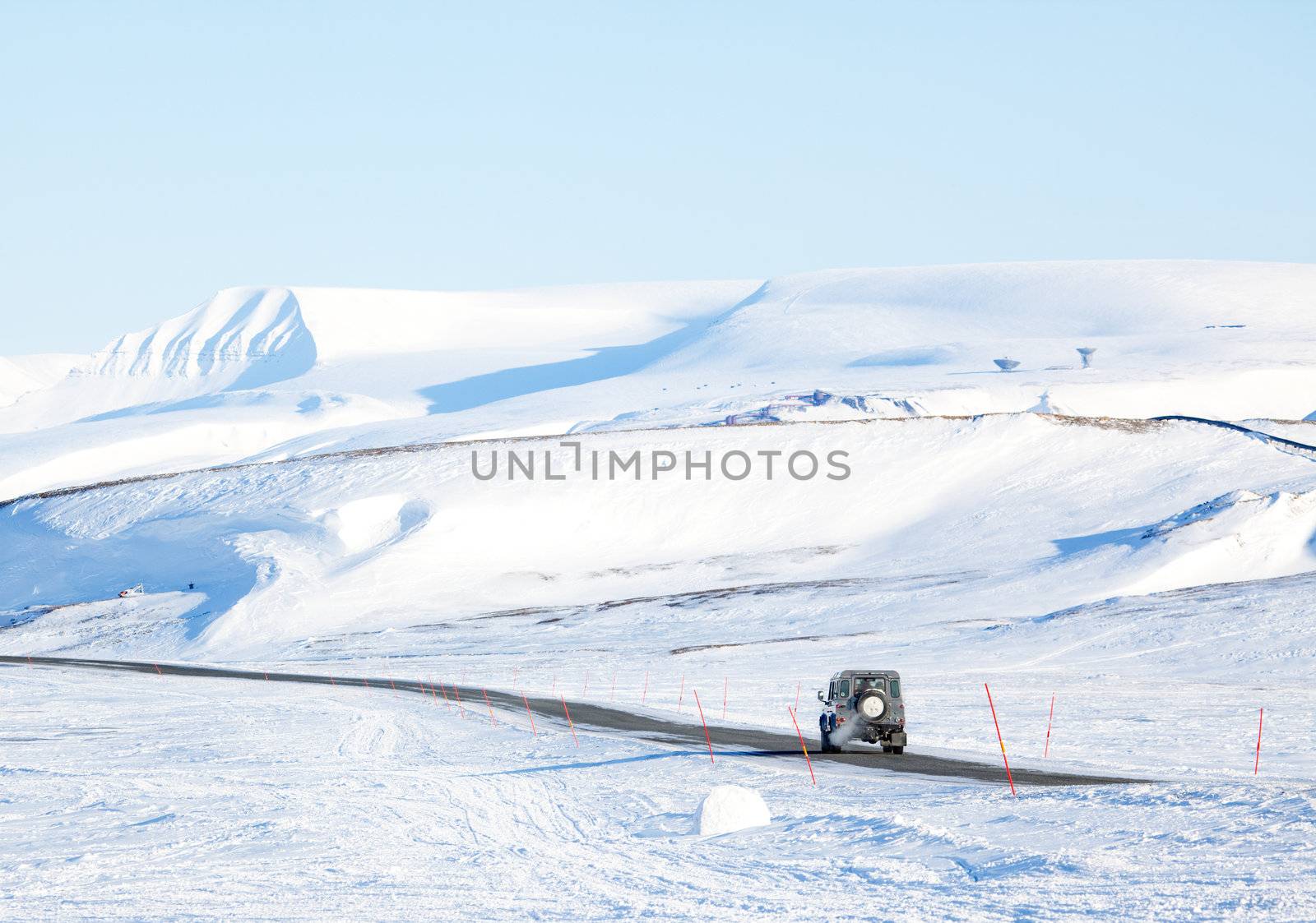 Truck in Winter by leaf