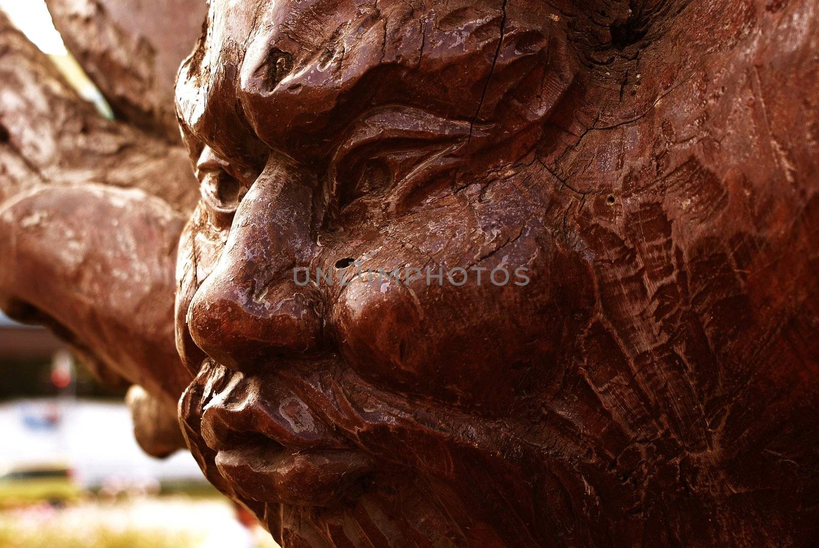 Wooden face by MonmeRay