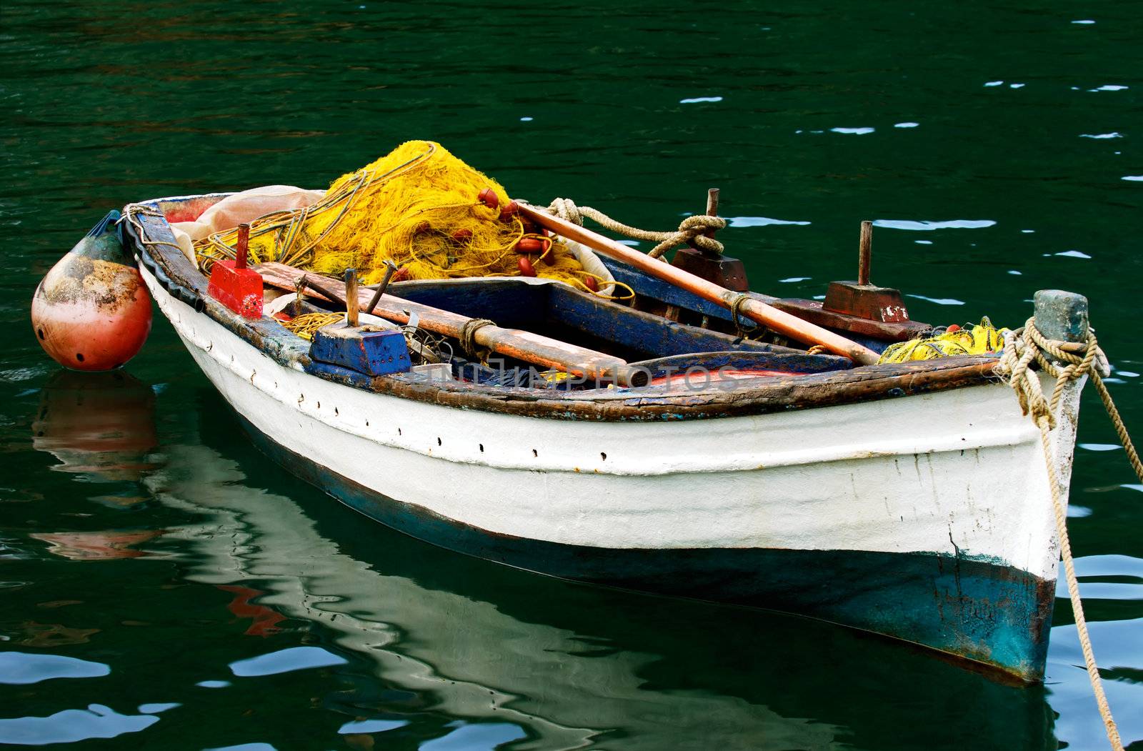 Fishing boat by akarelias