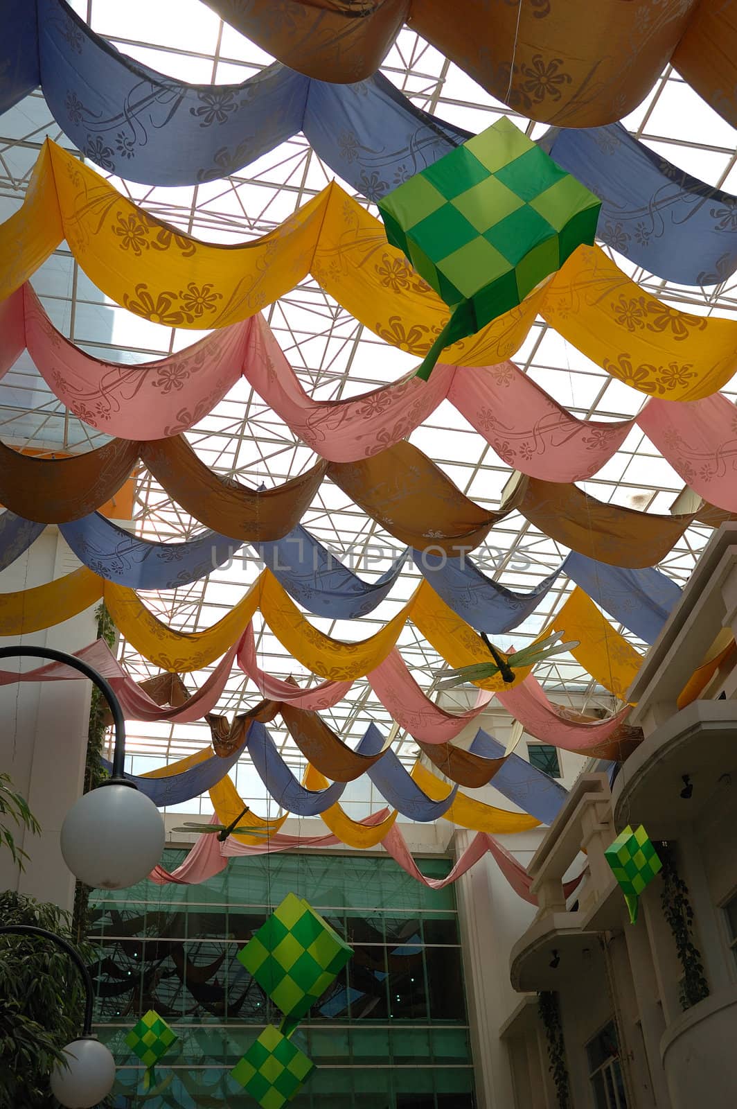 modern mall decoration that designed for ramadhan month