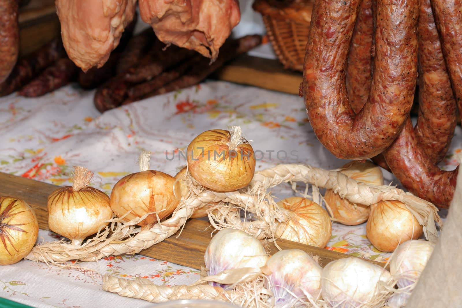 Traditional onion and sausages at the street market
