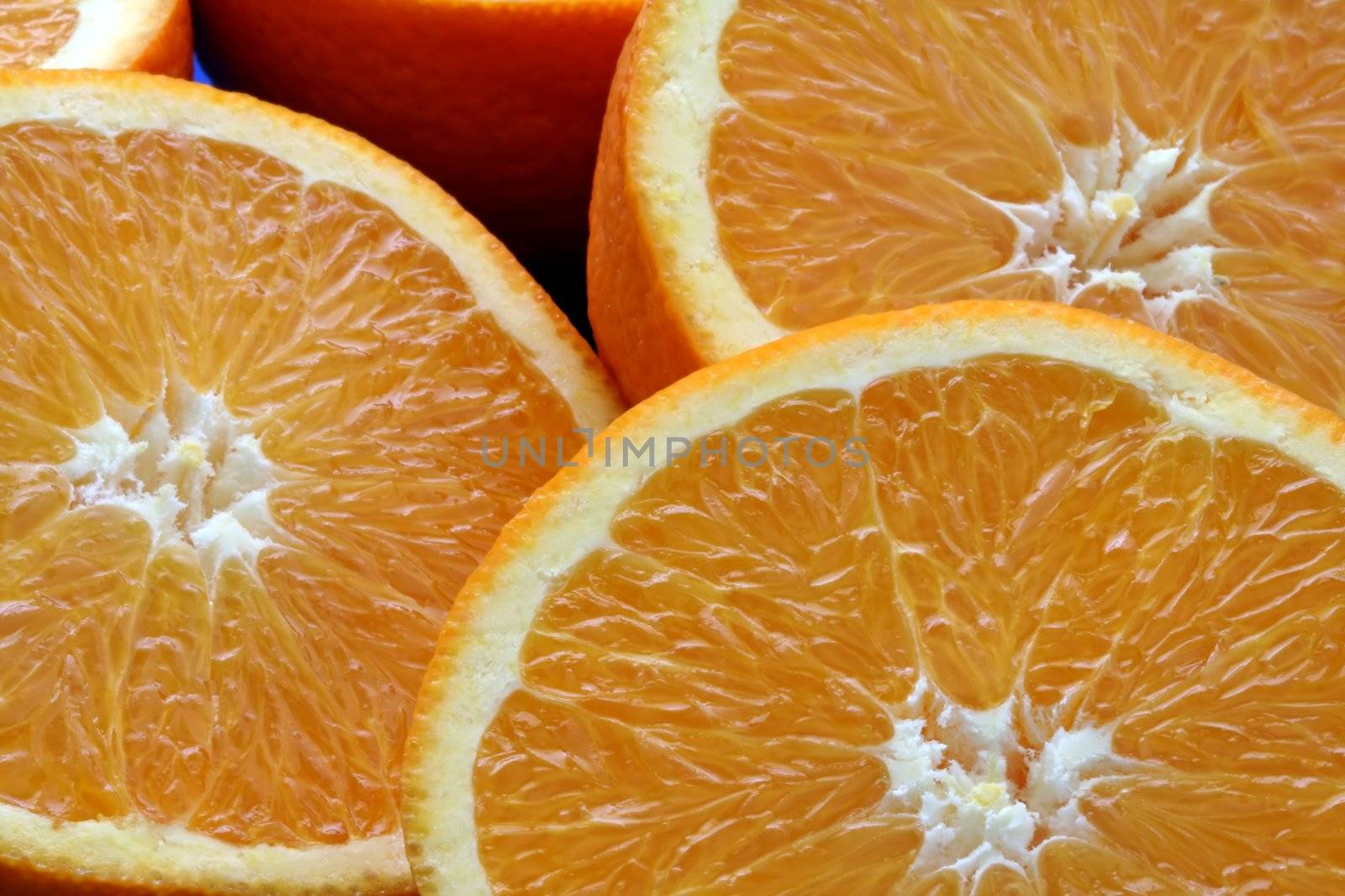 Slice up oranges