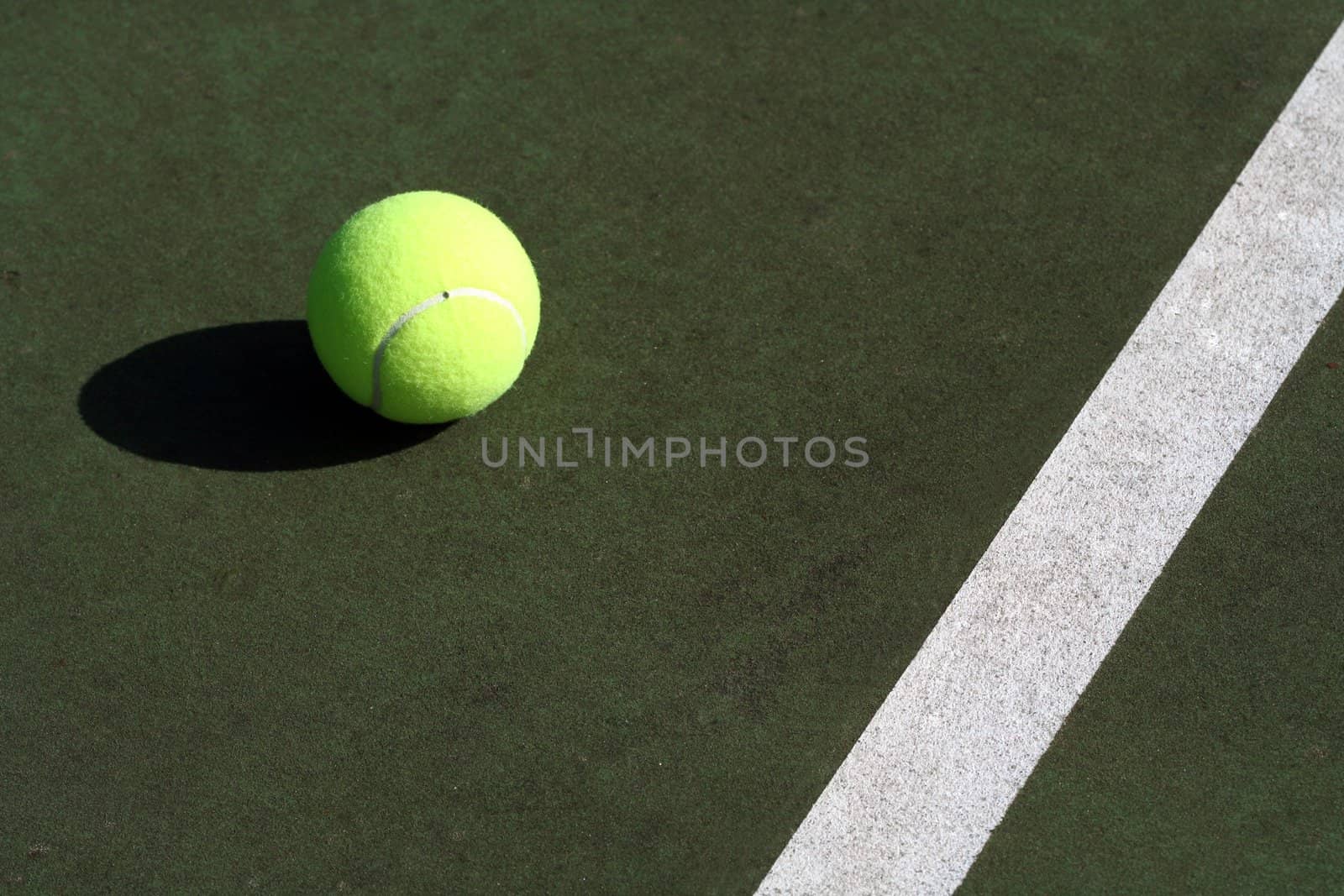 Tennis ball by aremafoto