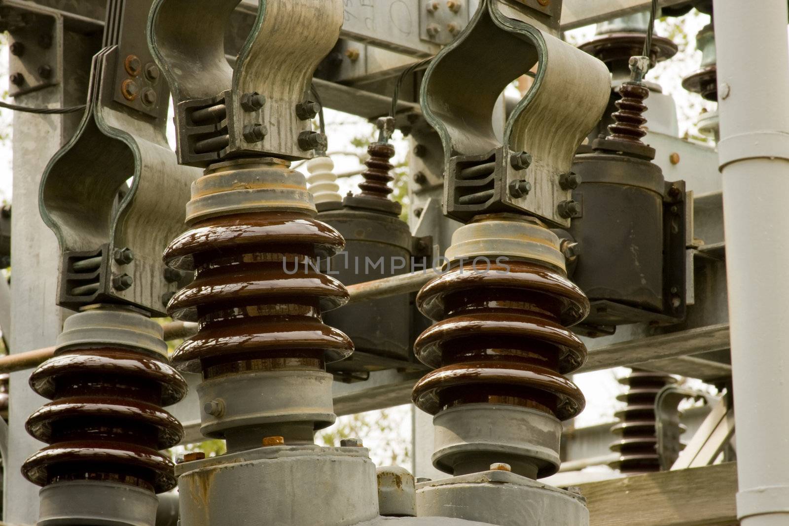 Electrical insulators in an electrical power transmission station