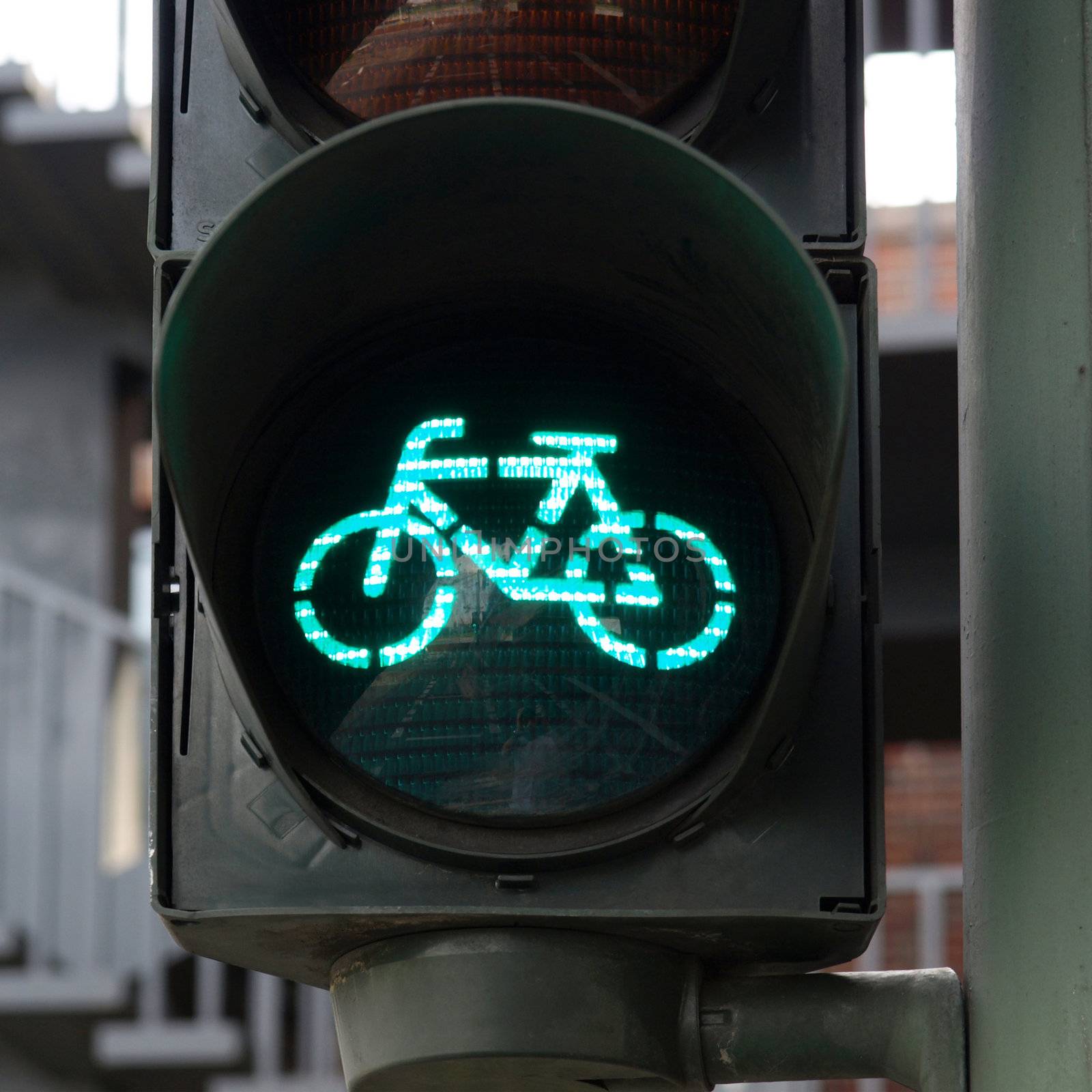 Green light for bycicle lane on a traffic light