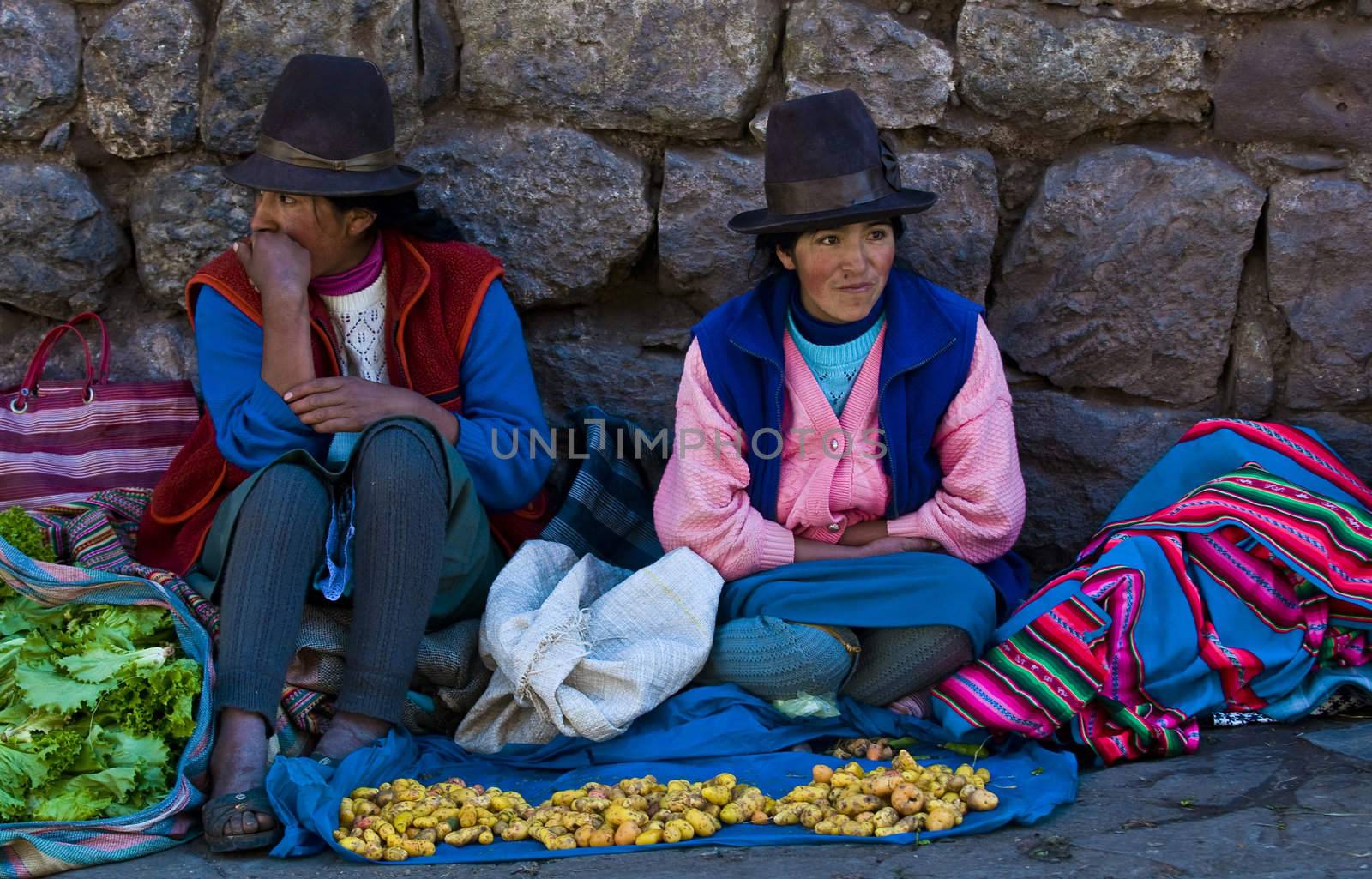 Peruvian women by kobby_dagan