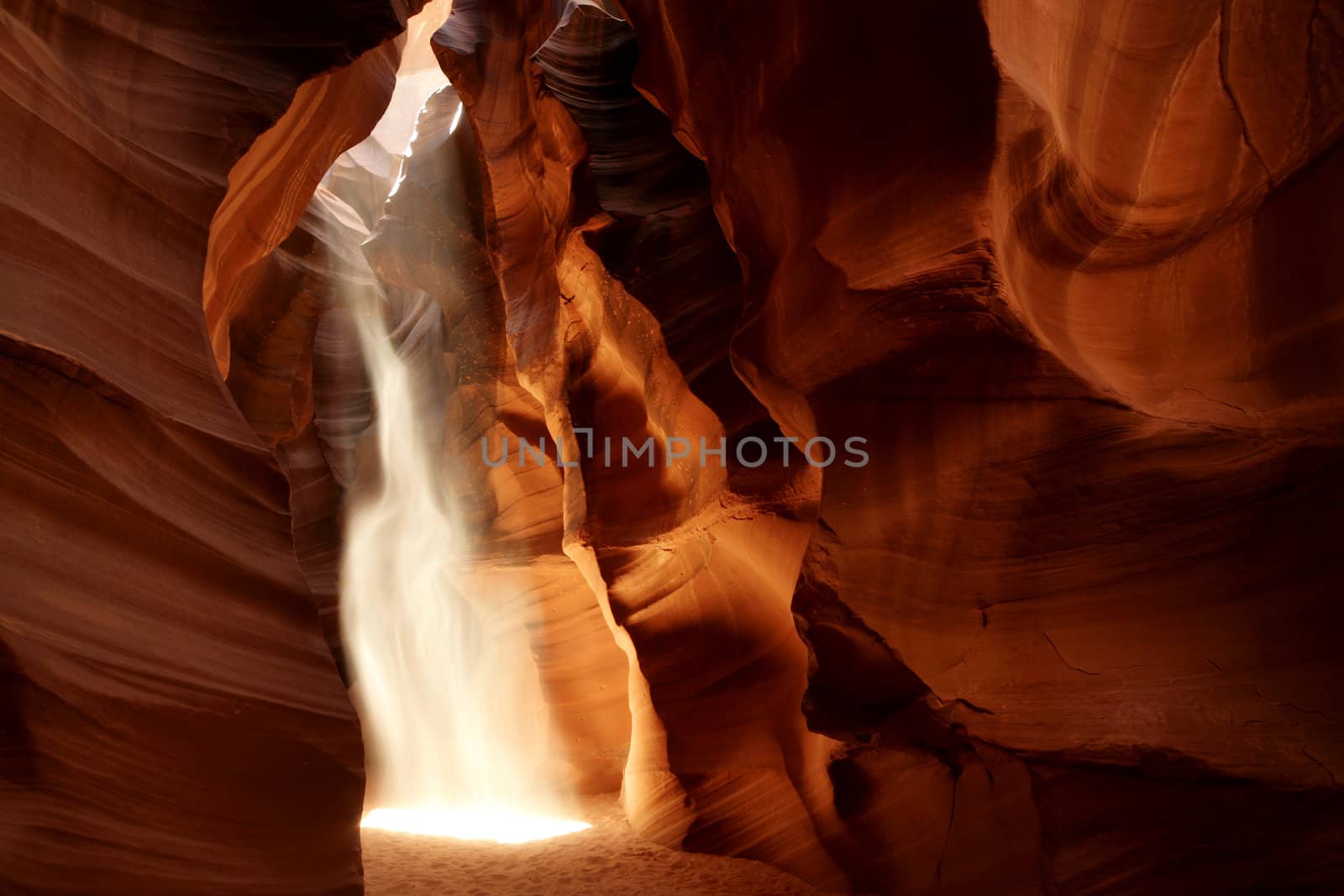 light beam at the upper antelope canyon in arizona