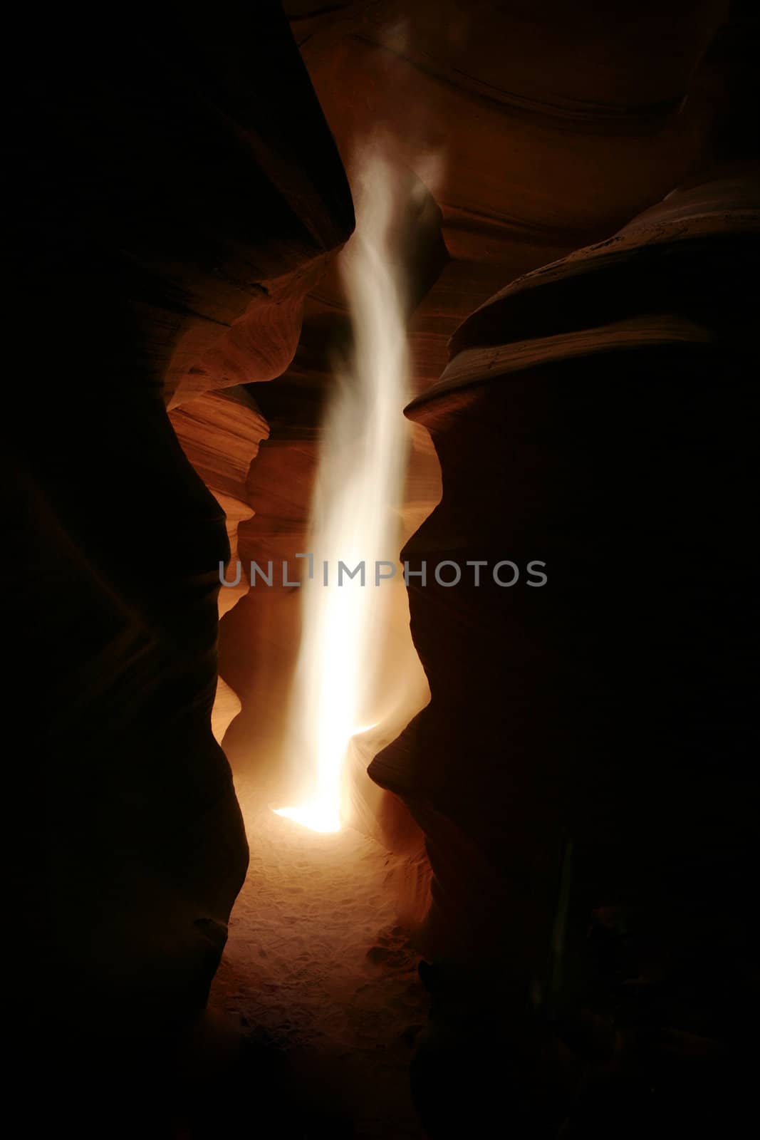 light beam at the upper antelope canyon in arizona