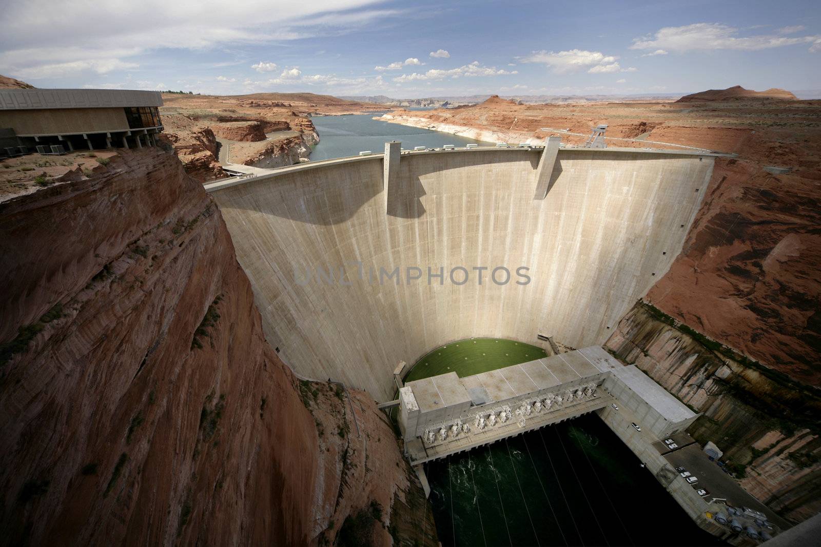 wide angle view of the glen canyon dam