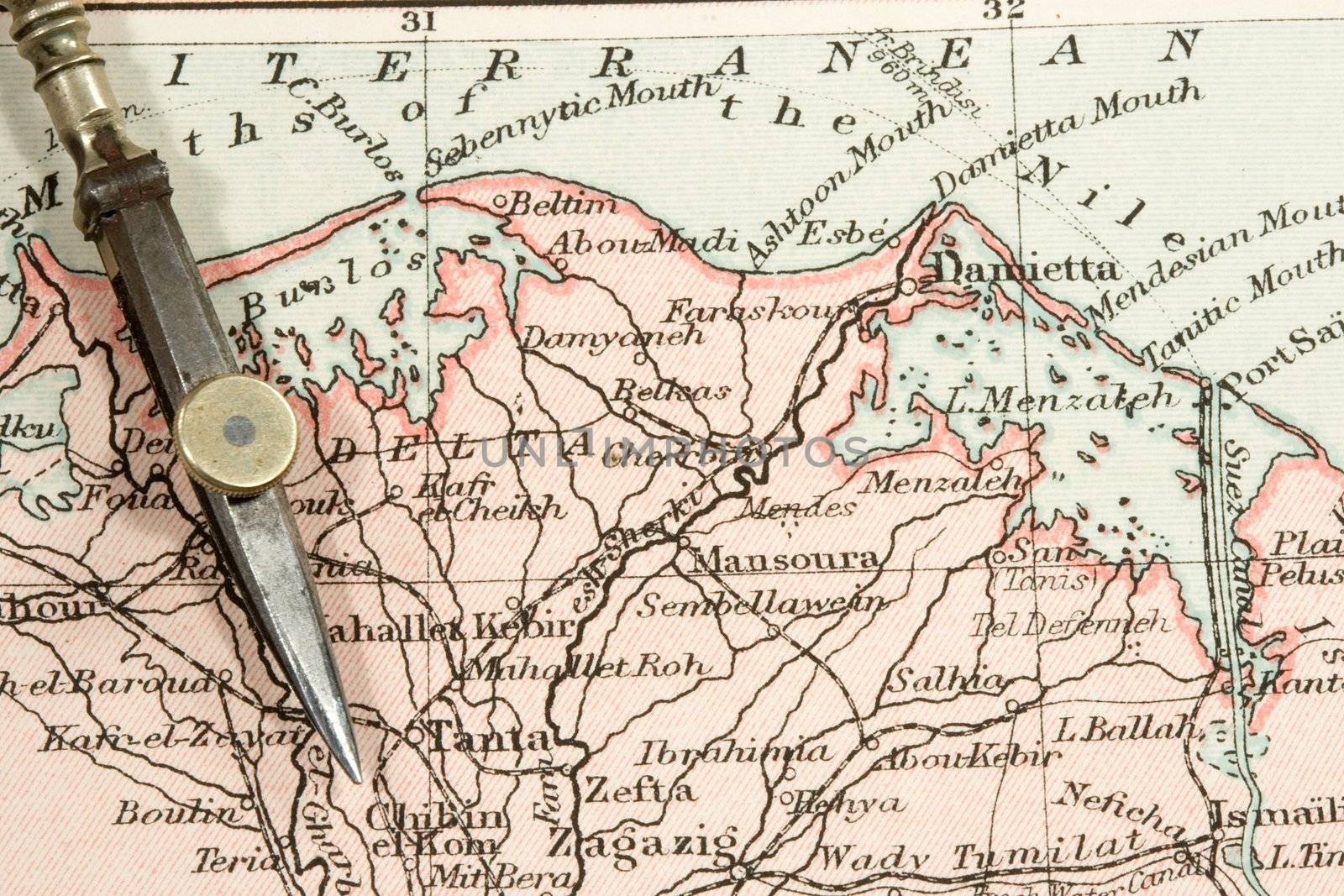 Vintage (1907 copyright-expired) map showing countries and trade routes