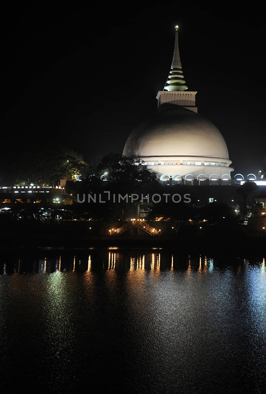 Famous Sri Lankan temple at night